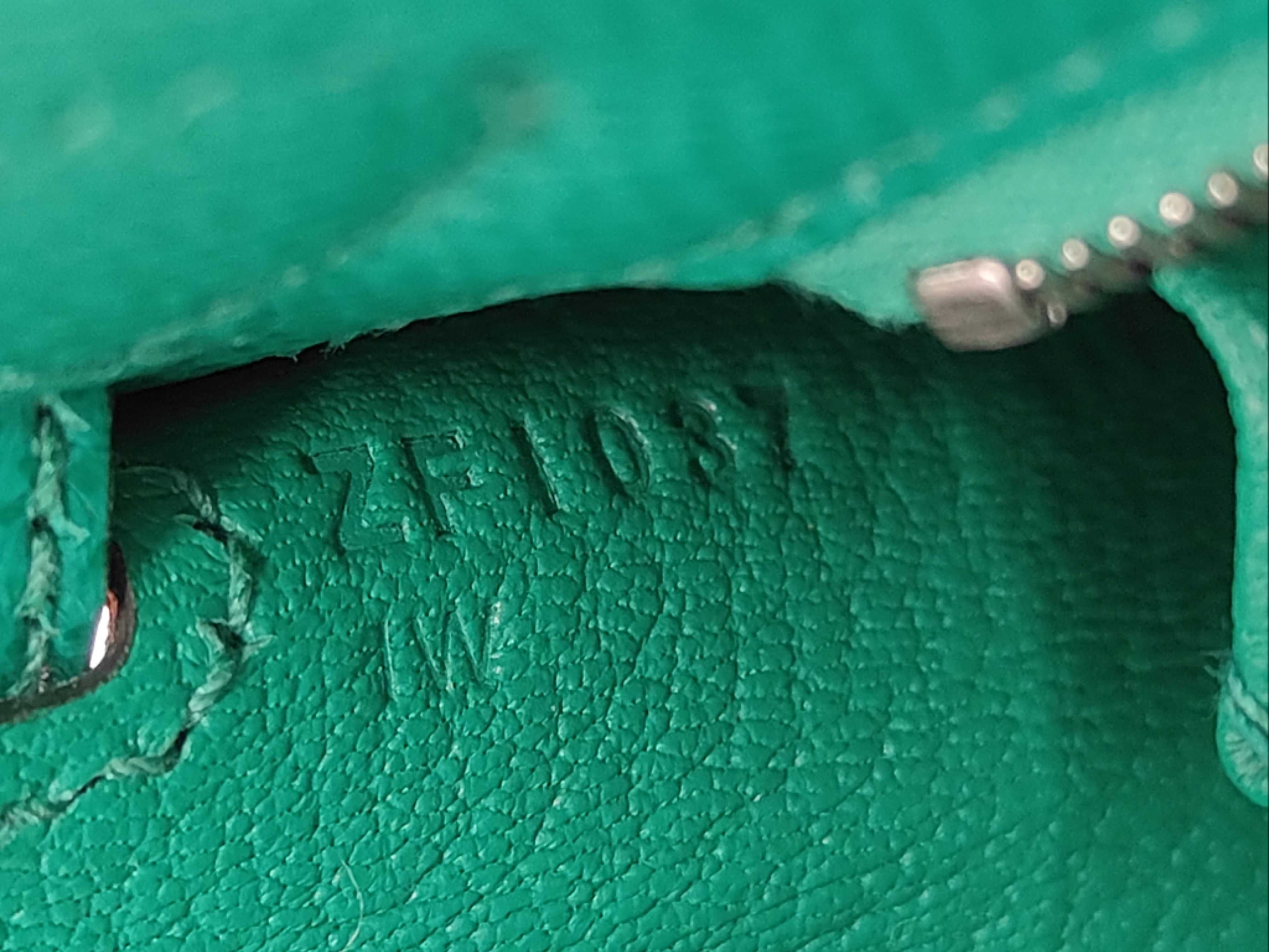 Kelly 25, external stitching, Vert Verone color, Epsom leather, silver hardware, Z stamp, handbag — view 12