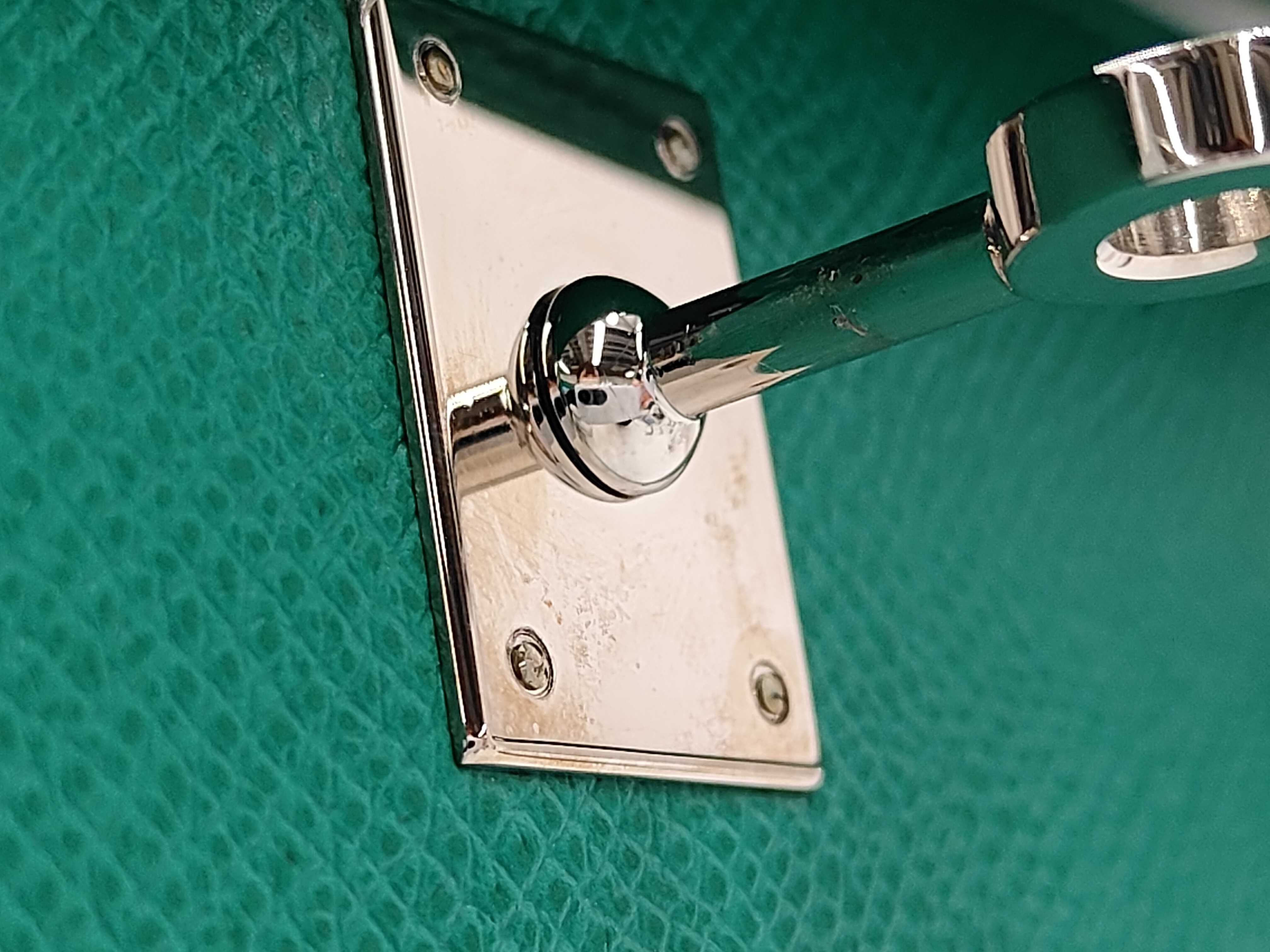 Kelly 25, external stitching, Vert Verone color, Epsom leather, silver hardware, Z stamp, handbag — view 13