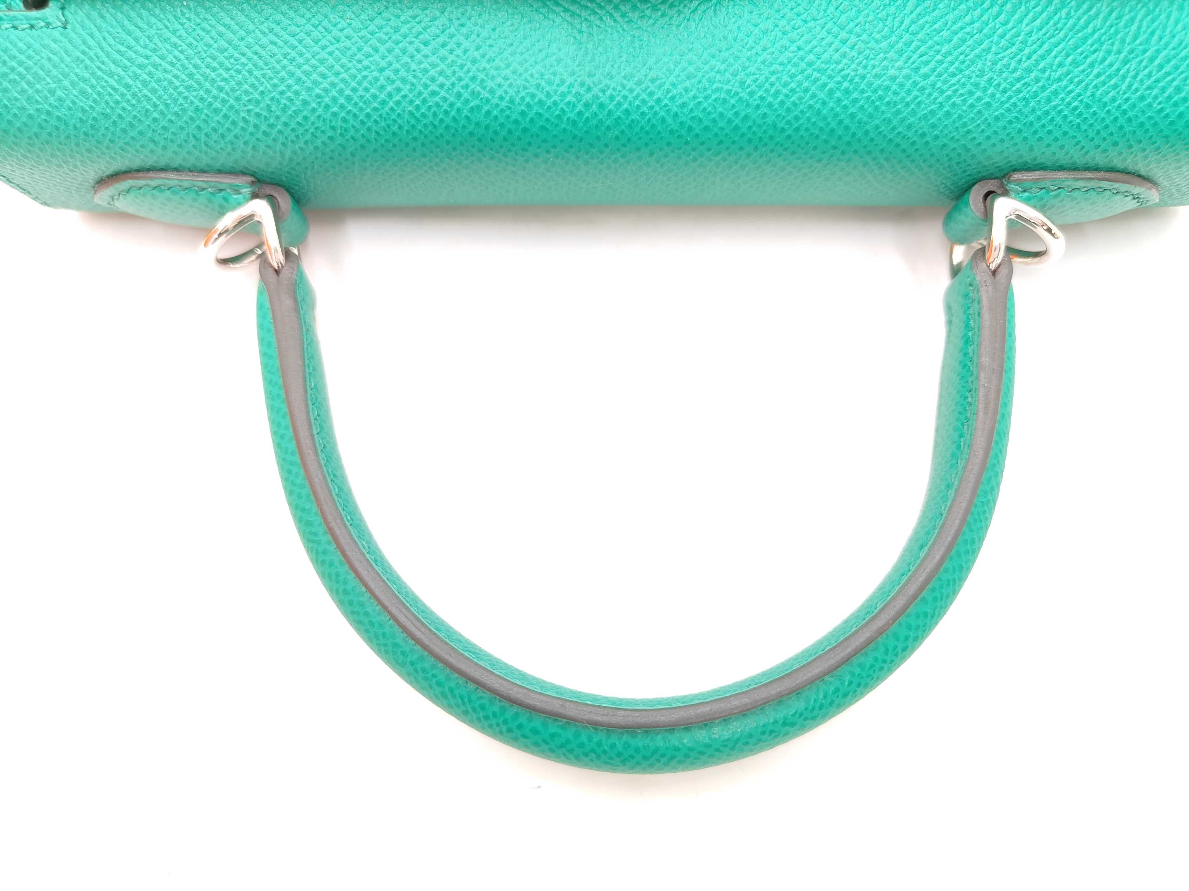 Kelly 25, external stitching, Vert Verone color, Epsom leather, silver hardware, Z stamp, handbag — view 3