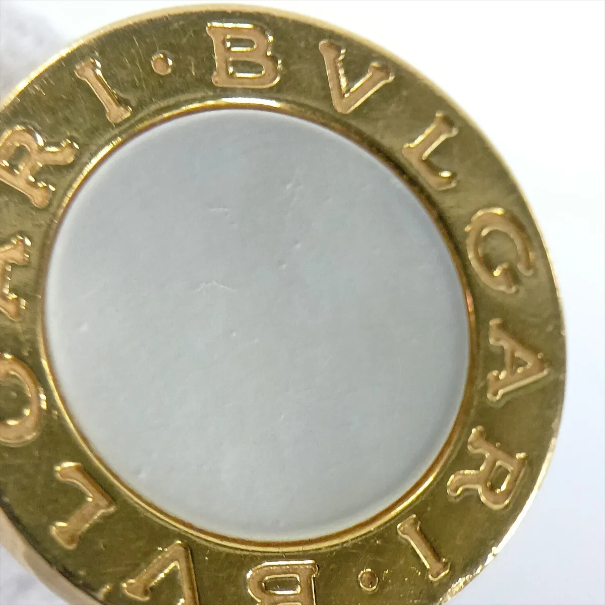 Shell Ring, 750 (YG), 15.7g. Features: dents in the metal, chipped shell, scratches. — view 5