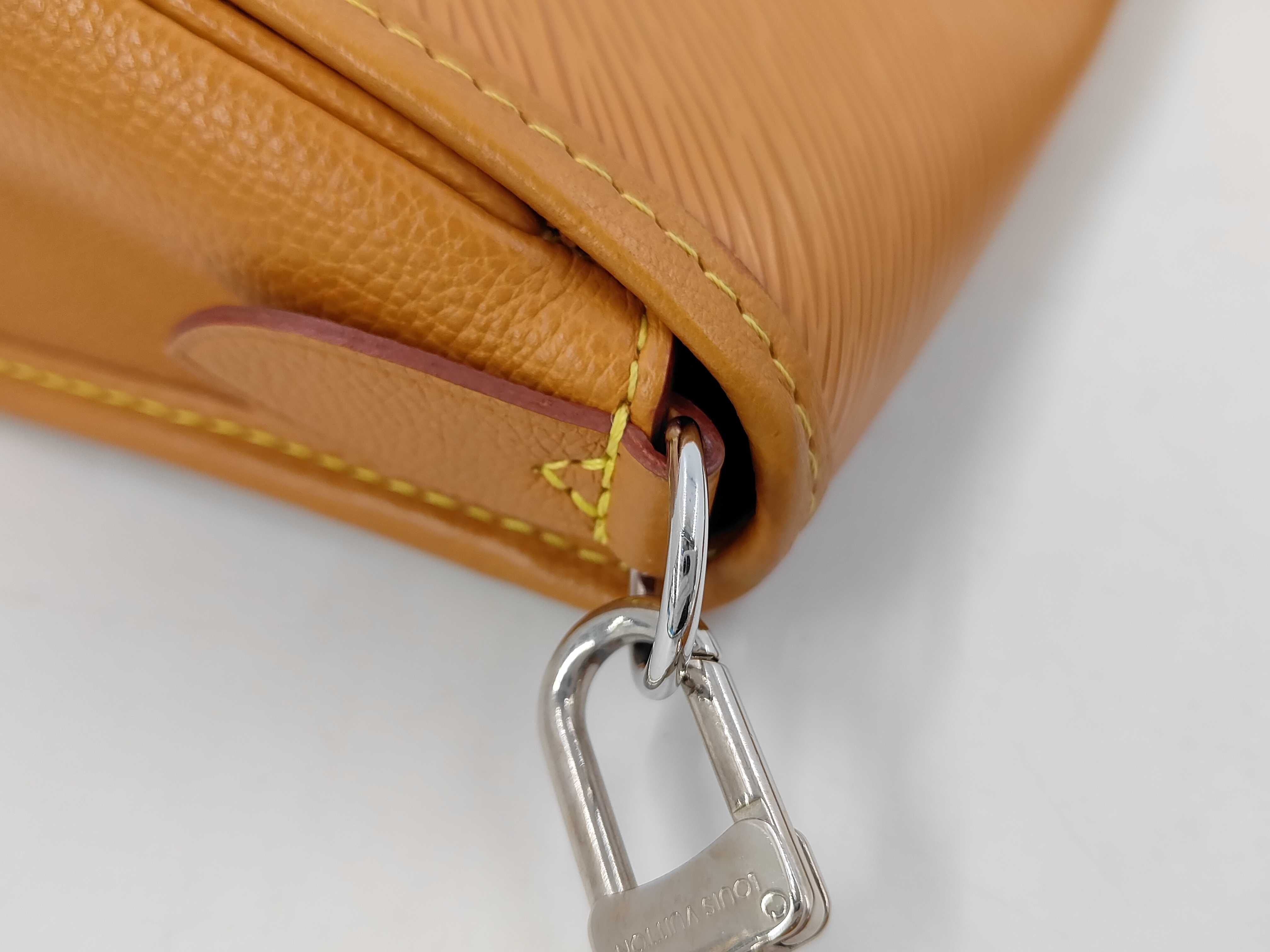 Bussy M59459 Goldmiel Epi Leather Shoulder Bag — view 5
