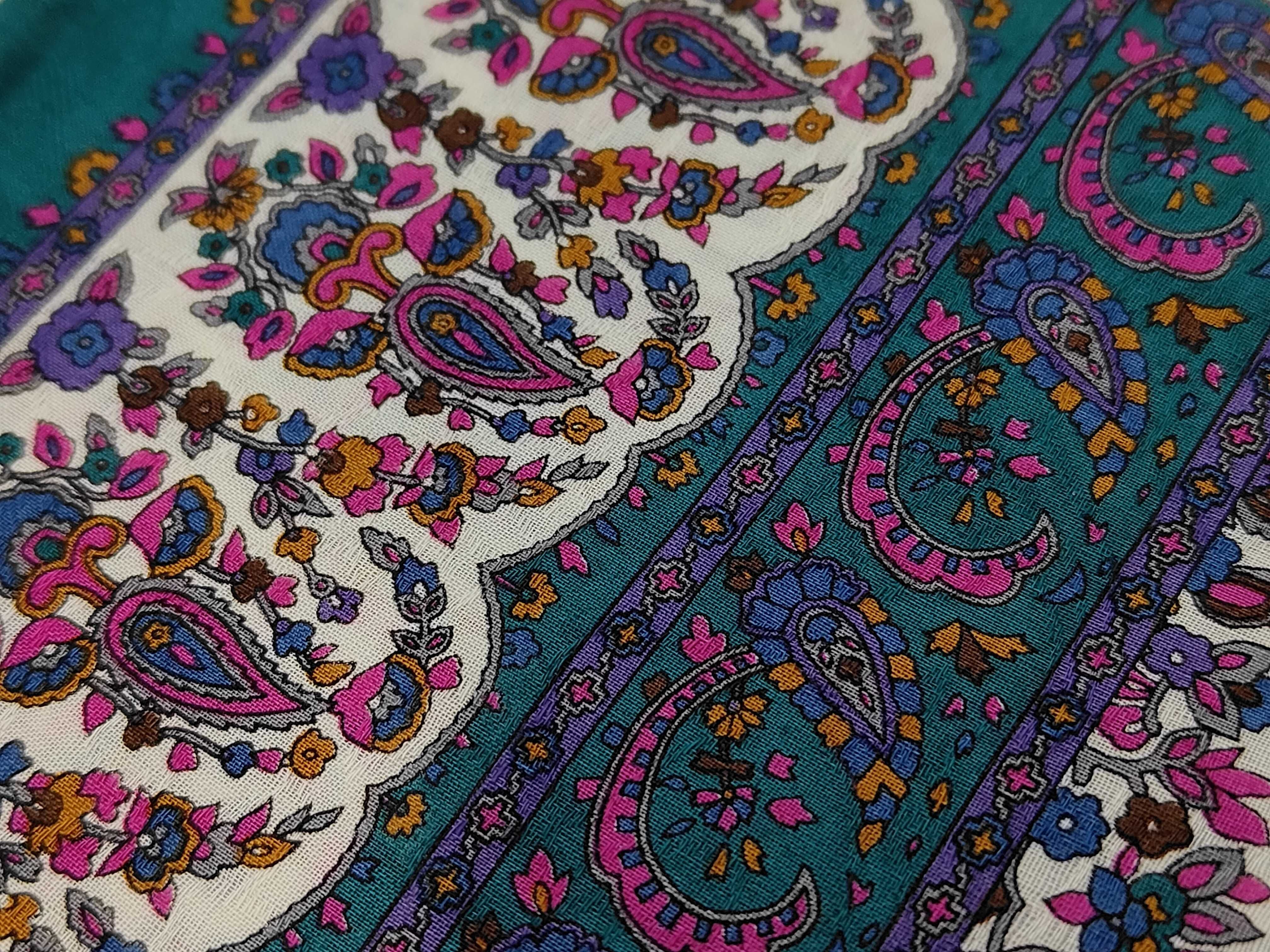 handkerchief/scarf with sticker, large size, paisley pattern, emerald green, and other accessories. — view 5