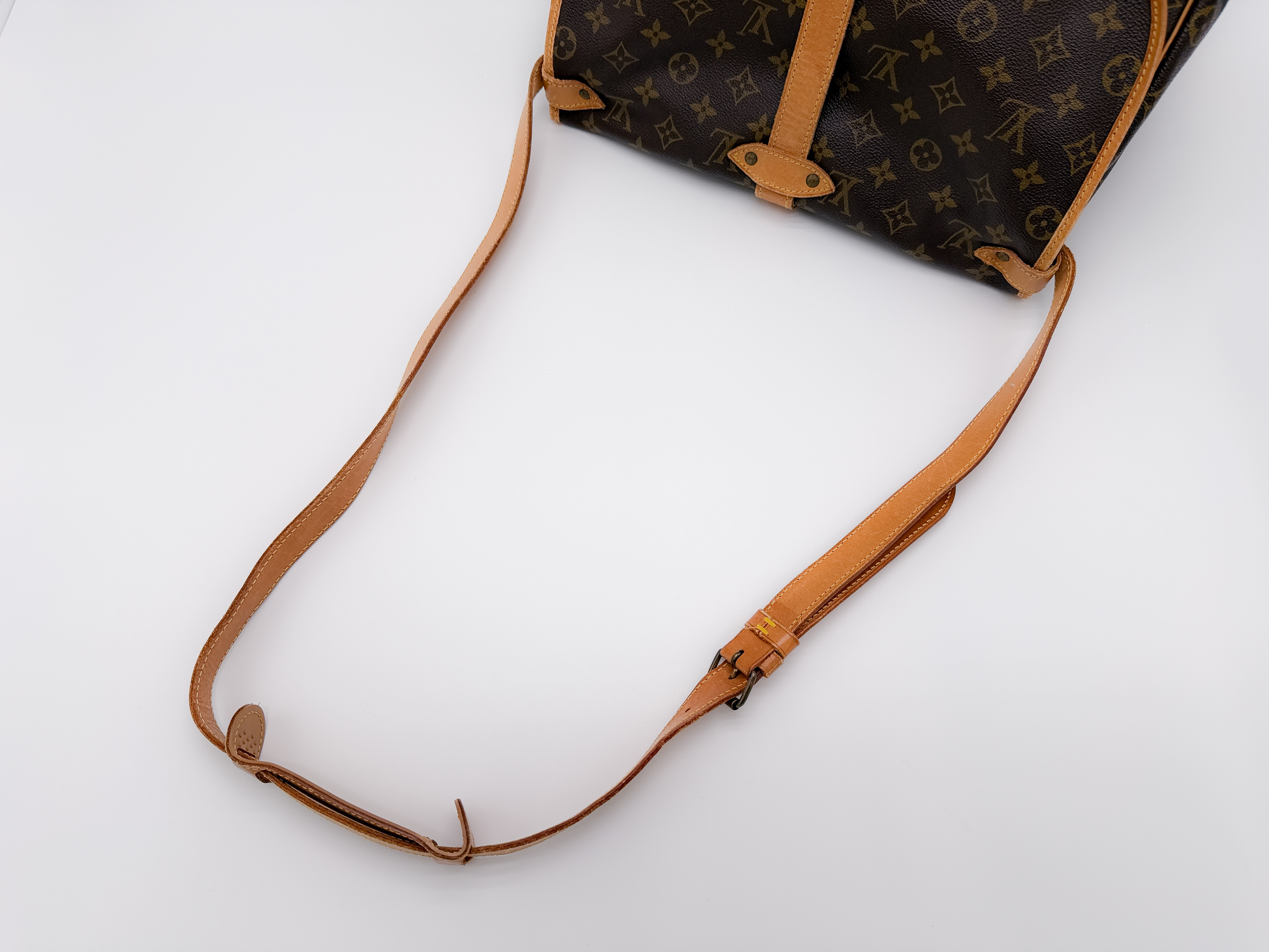 Monogram M42254 Saumur 35 AR0961 Shoulder Bag — view 3