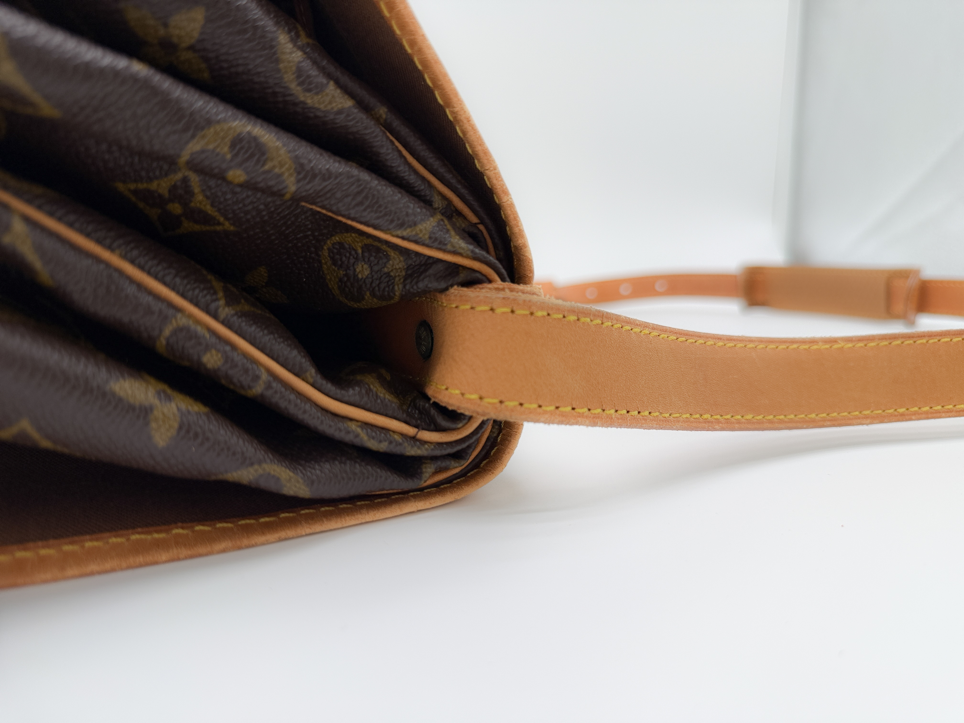 Monogram M42254 Saumur 35 AR0961 Shoulder Bag — view 9