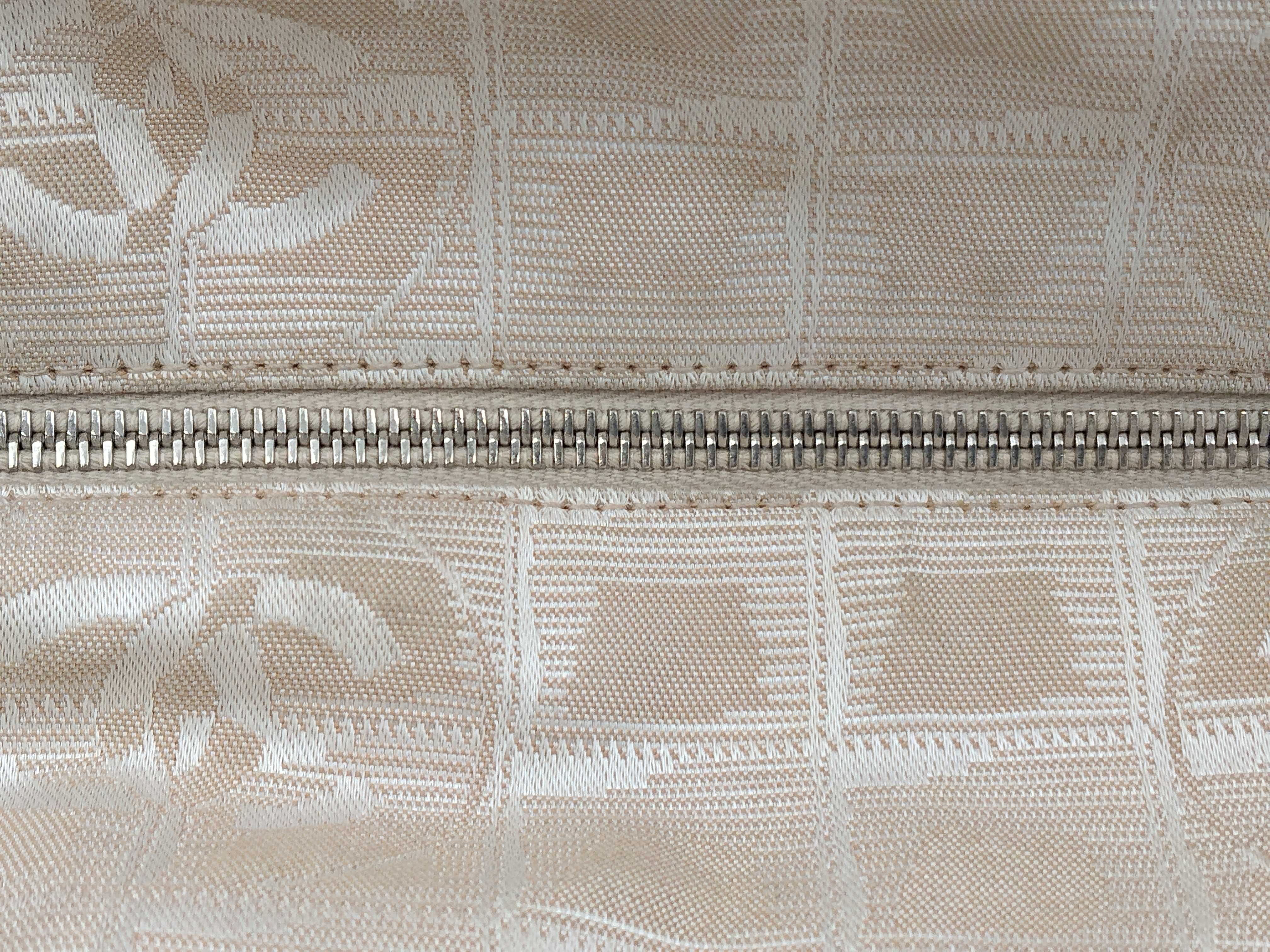 New Travel Line Tote Bag — view 9