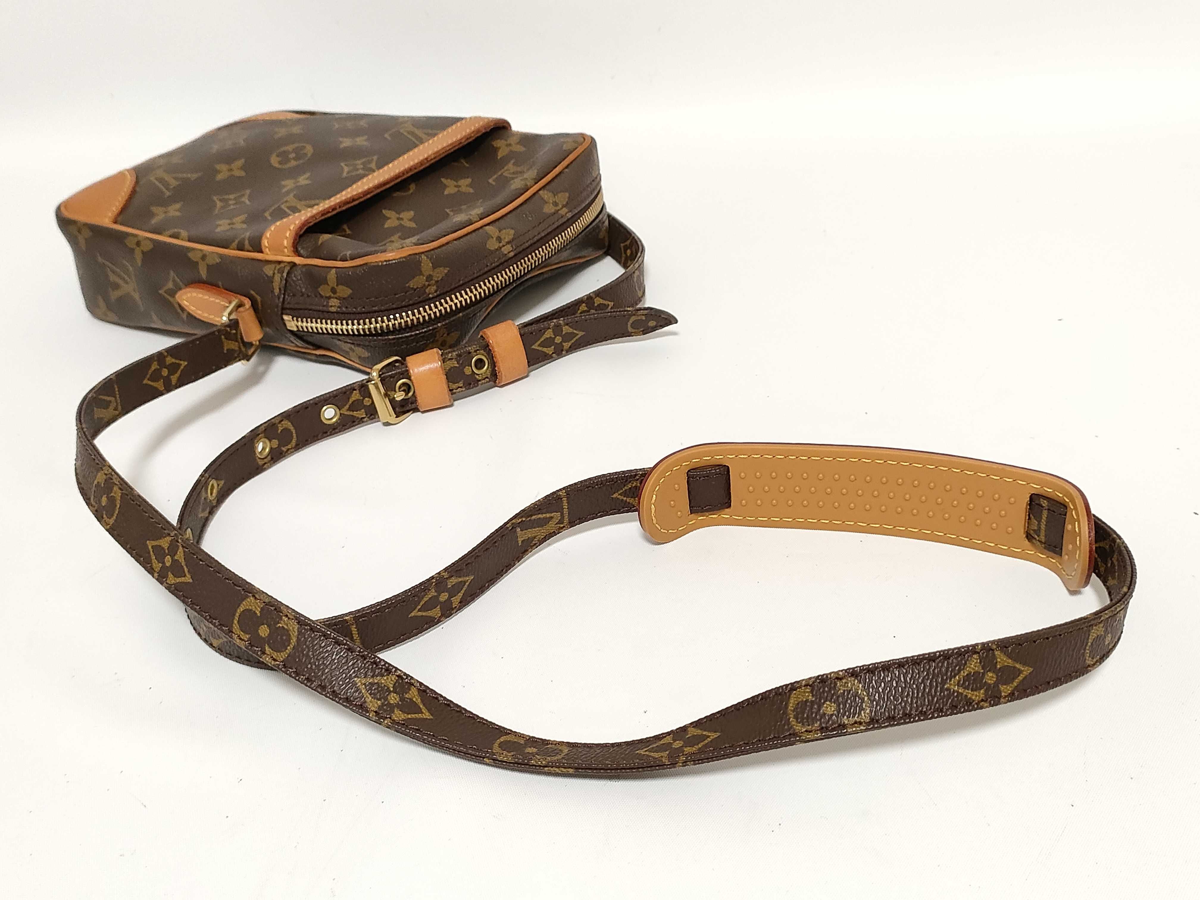 Monogram Vuitton Danube M45266 Shoulder Bag Monogram Shoulder Bag — view 3
