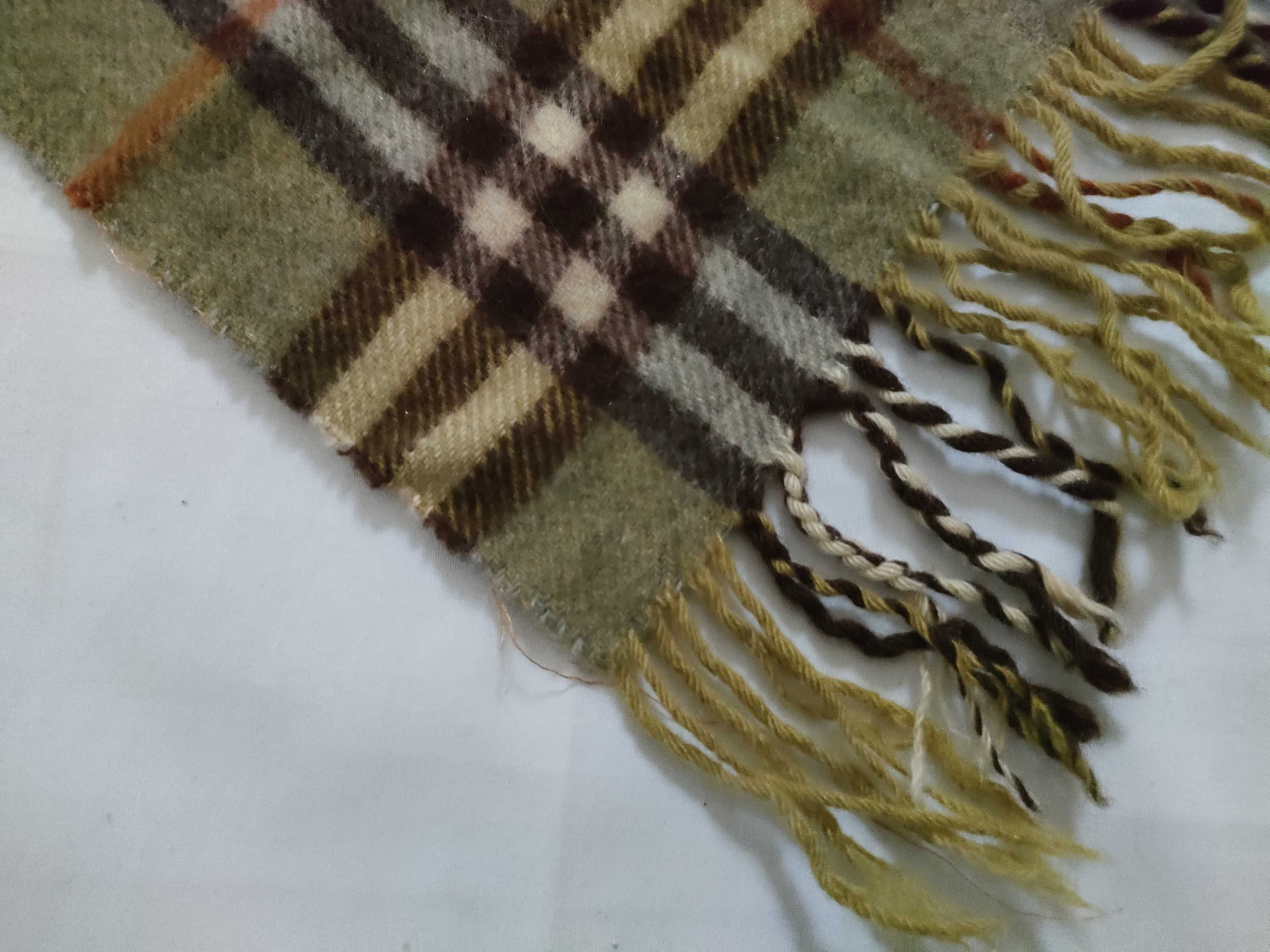 100% Cashmere Scarf, Nova Check Pattern, and other accessories. — view 3
