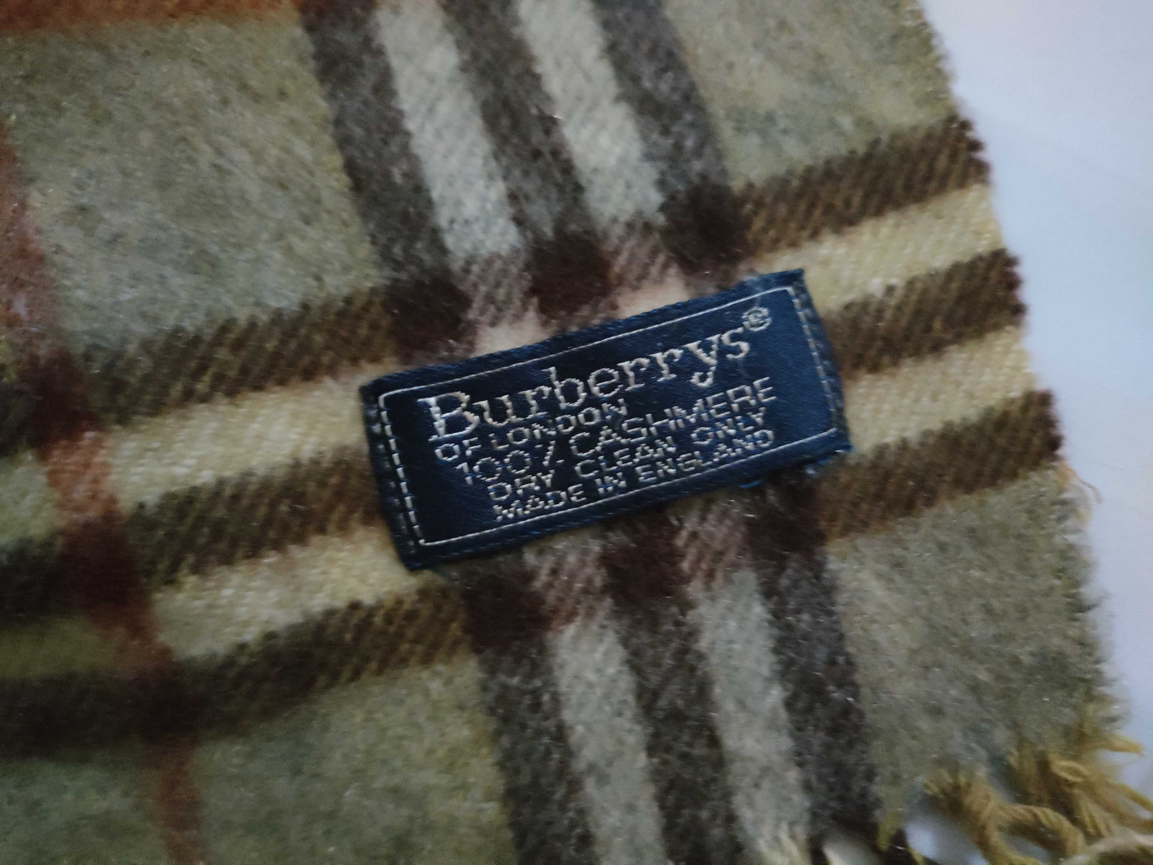100% Cashmere Scarf, Nova Check Pattern, and other accessories. — view 6