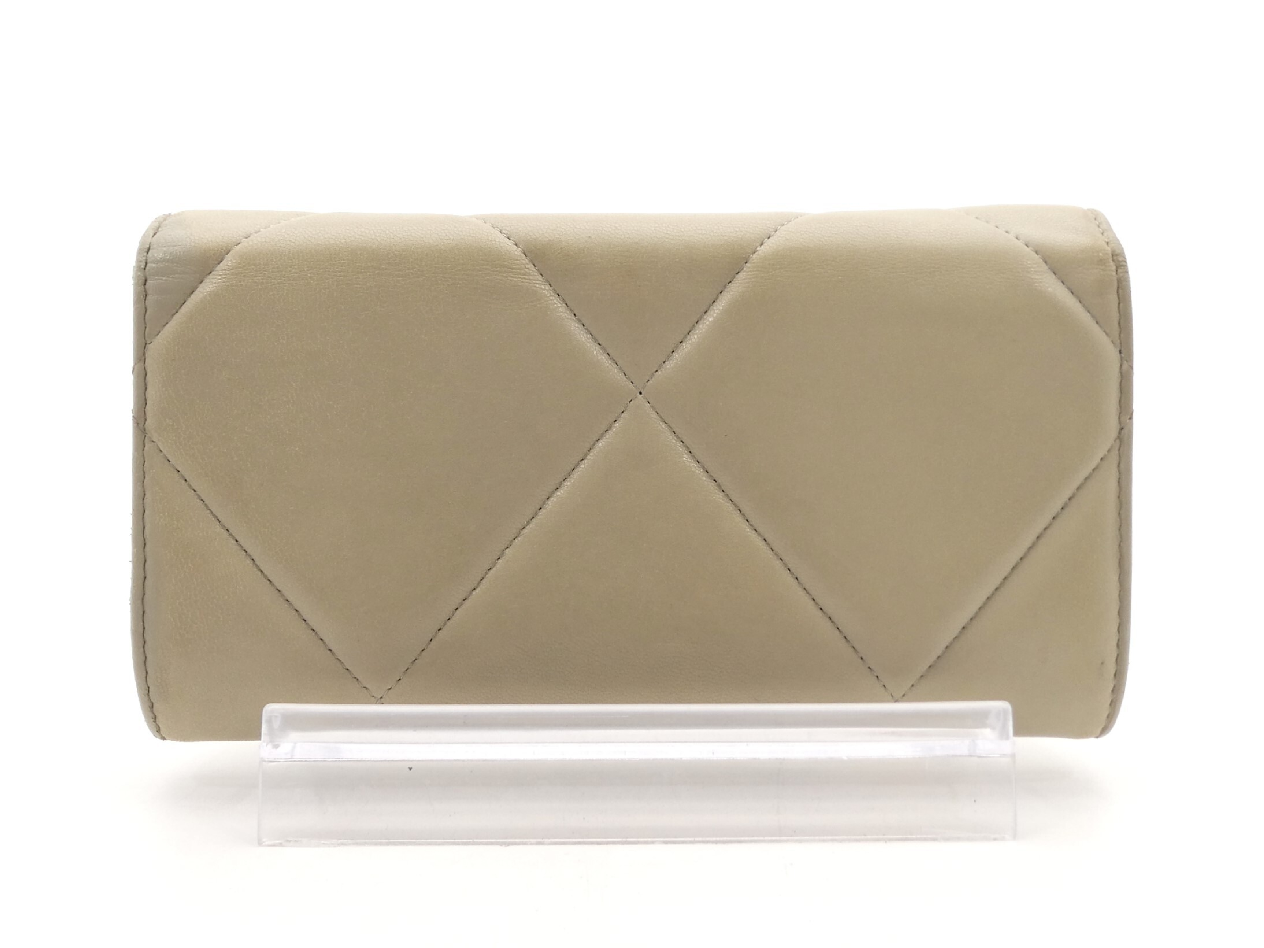Matelassé 19 Coco Mark Wallet — view 2