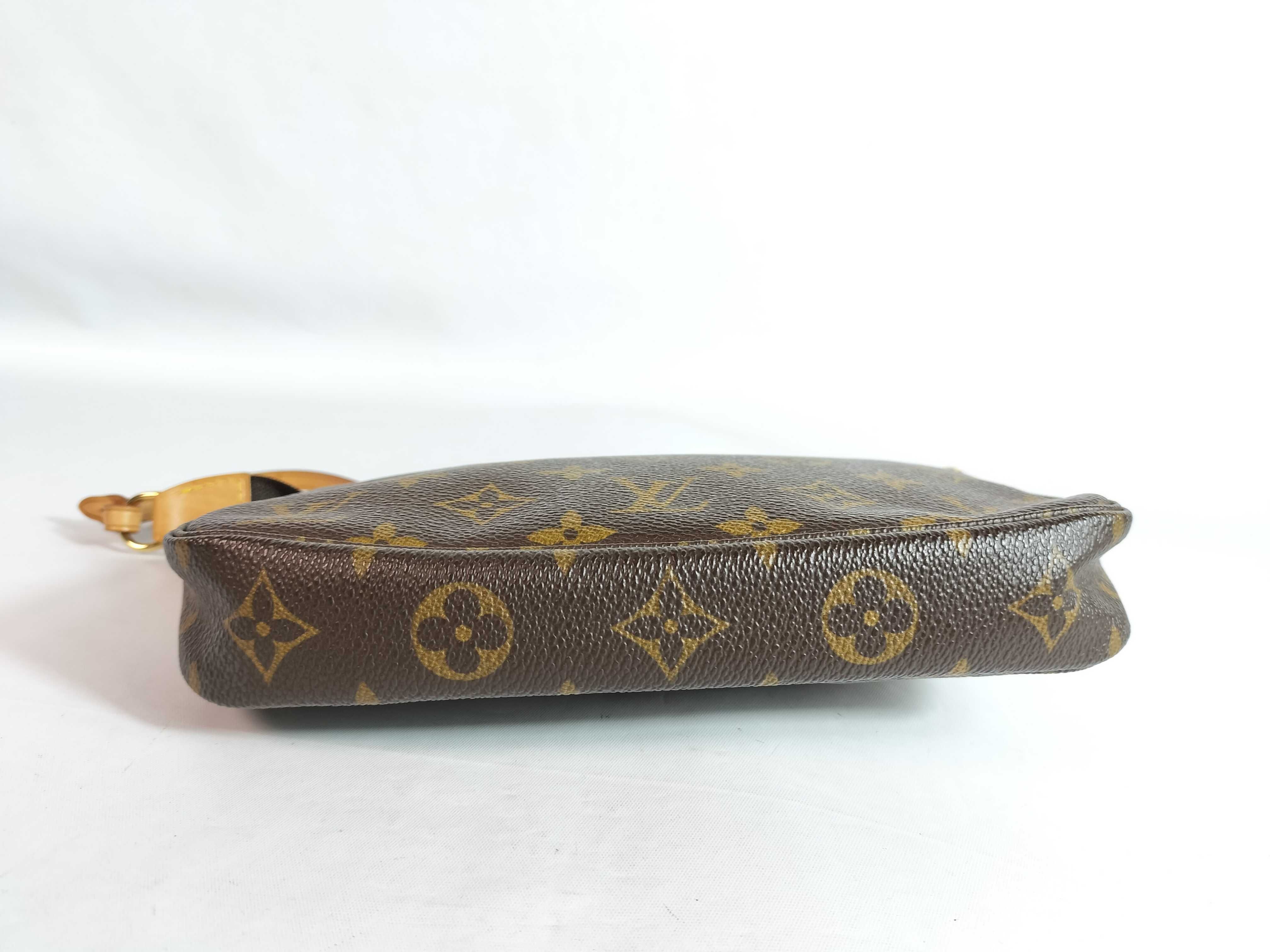 Monogram M519820 Pochette Accessoires Handbag — view 9