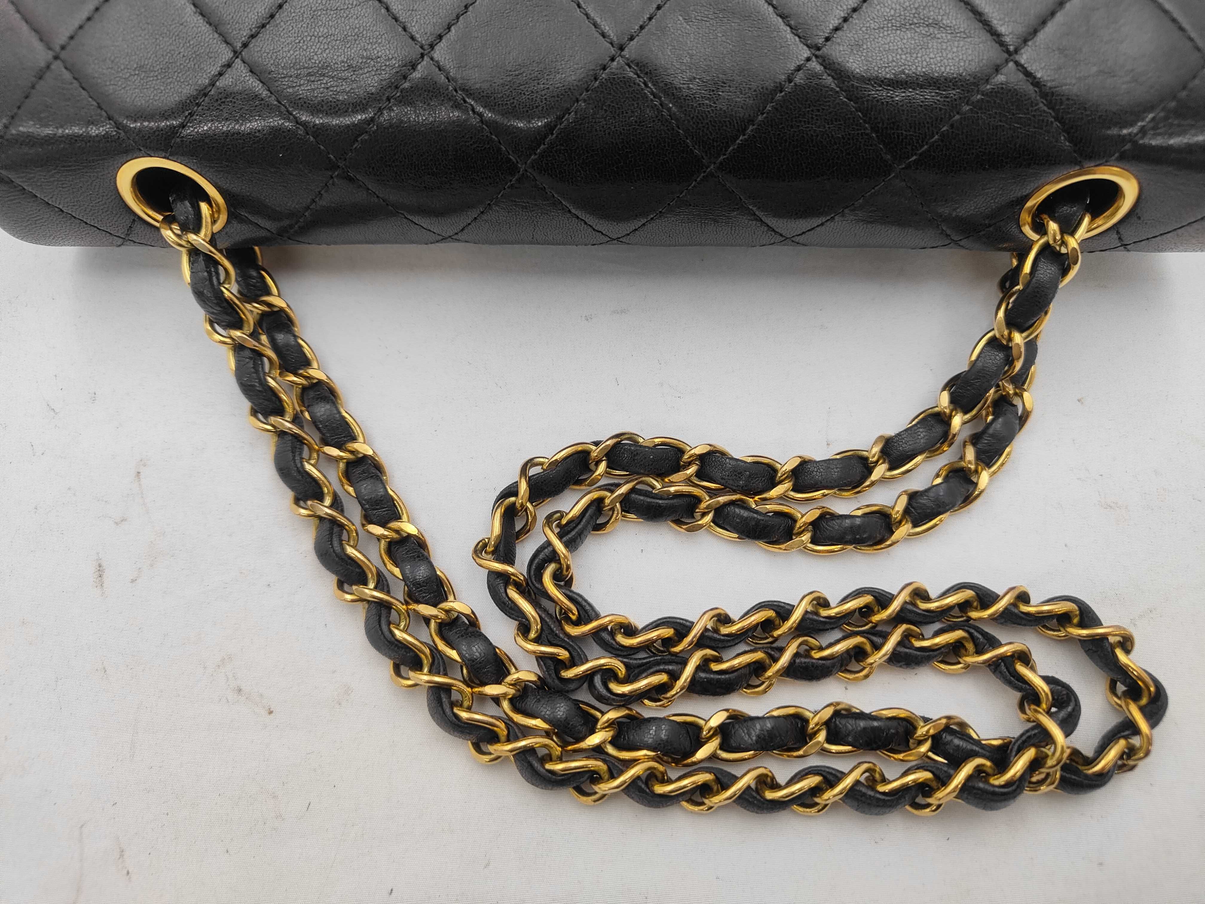 Matelassé 25 Lambskin Double Flap Double Chain Shoulder Bag — view 3