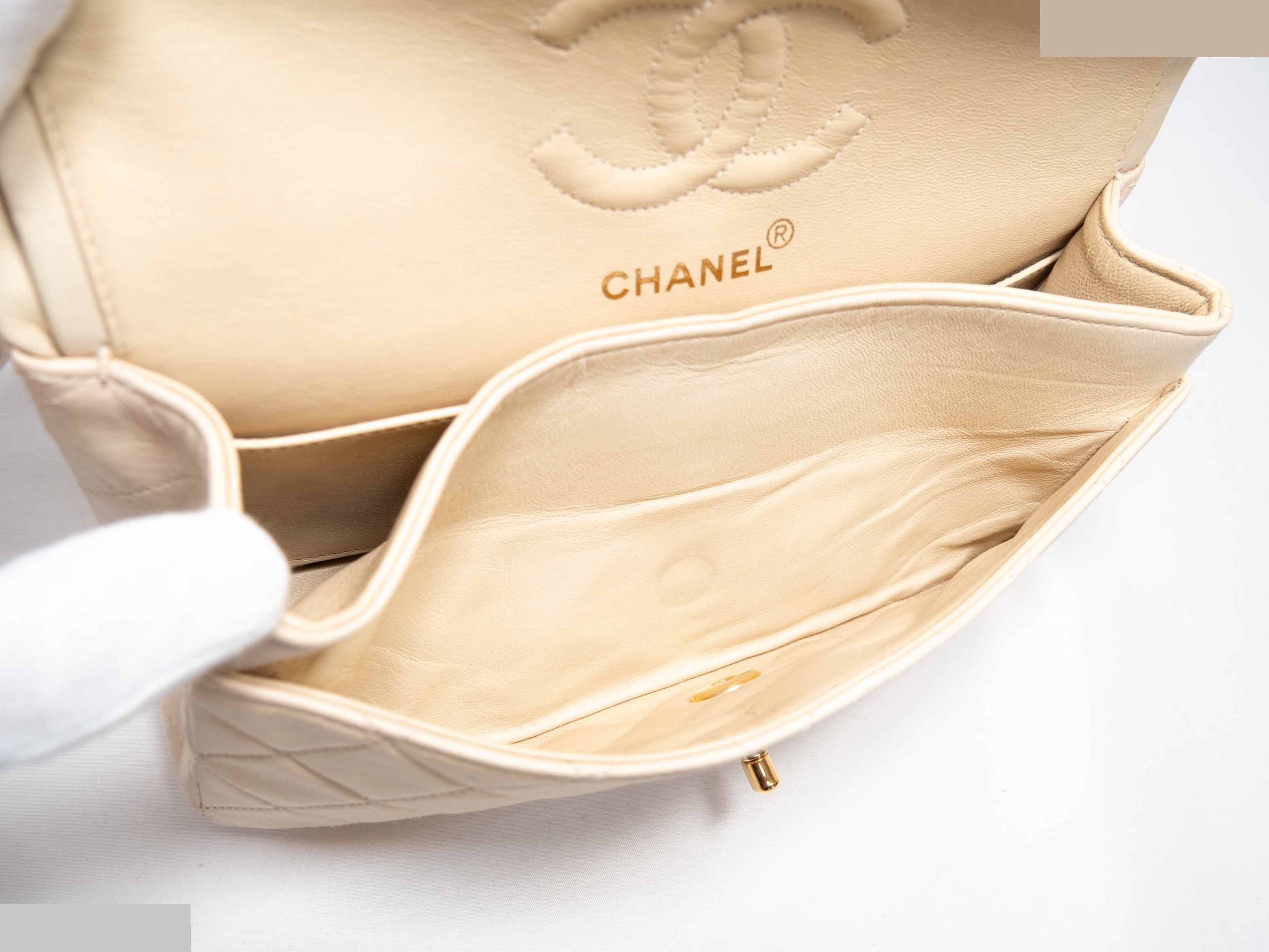 Matelassé double flap seal double chain — view 11