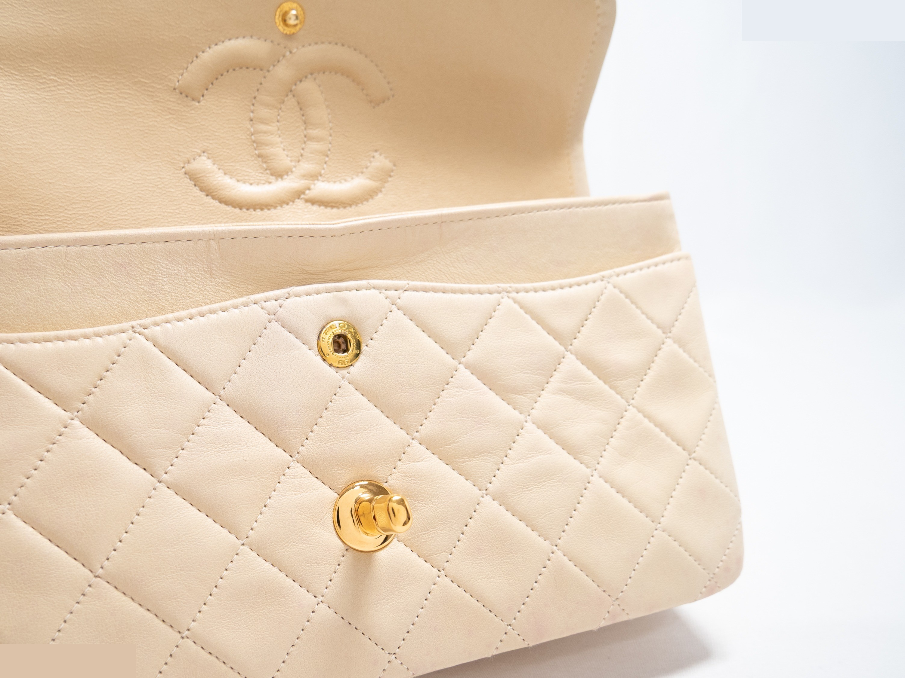 Matelassé double flap seal double chain — view 9