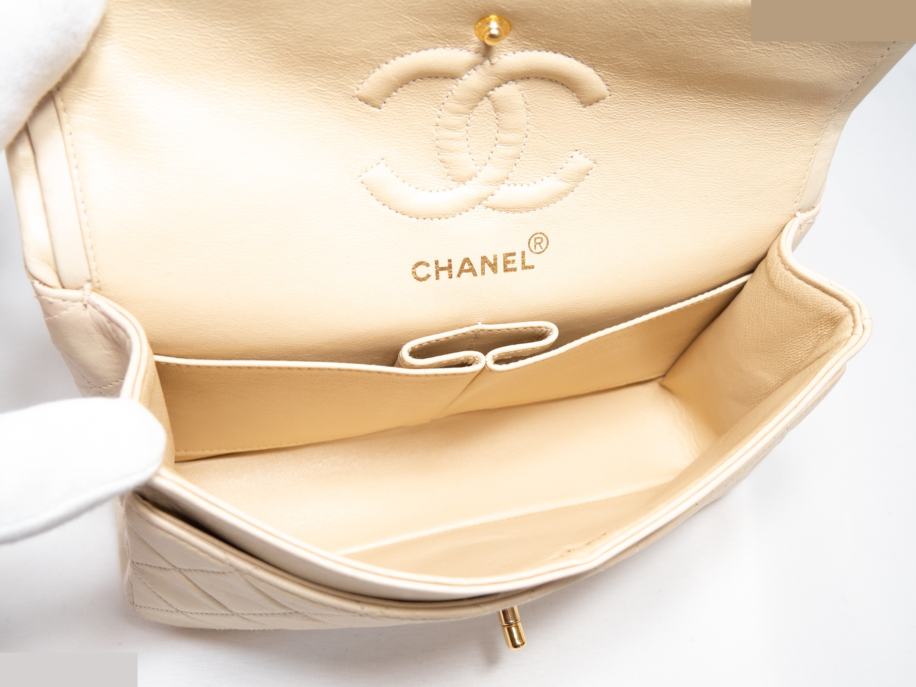 Matelassé double flap seal double chain — view 10