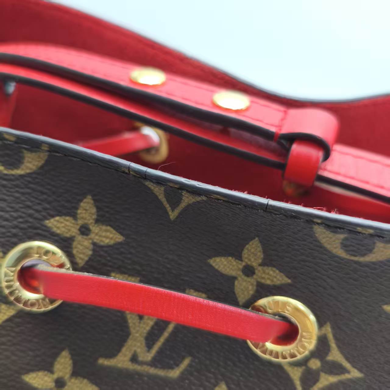 【*Shipped from: China*】LOUIS VUITTON Noe Neo PU Shoulder Bag — view 14