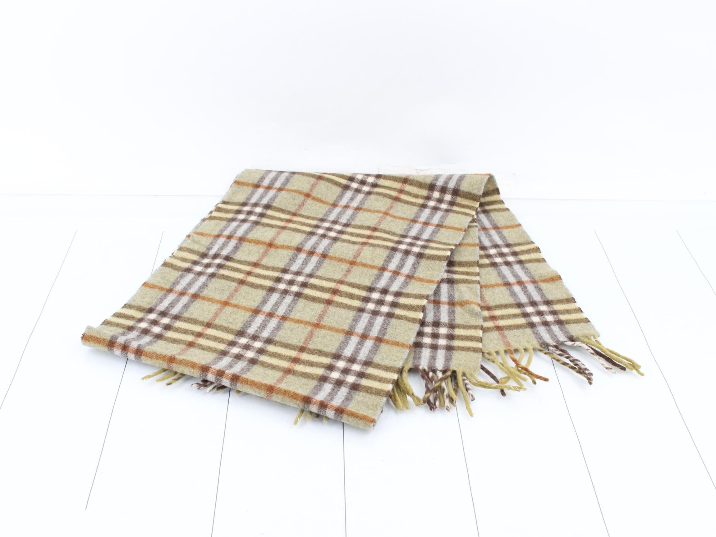 Other lines: Small items, accessories, and scarves — view 3