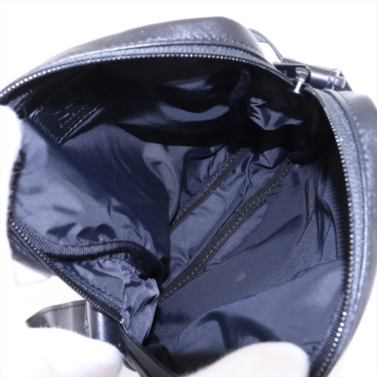 x Under Armour Leather Shoulder Bag, Black x White, 811907 — view 6