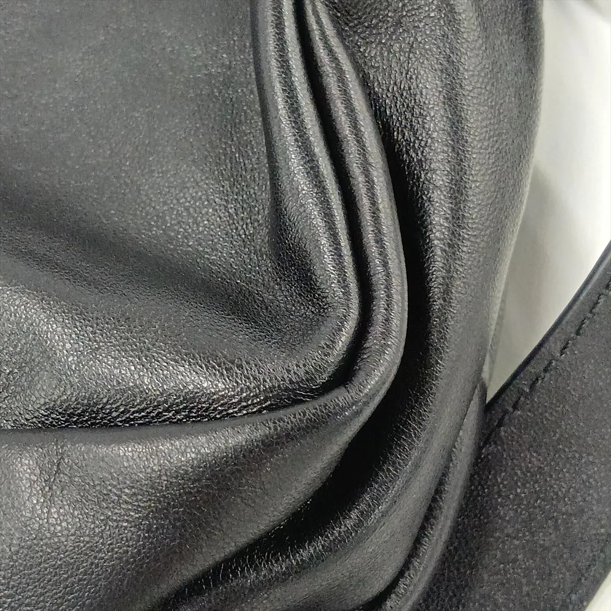 x Under Armour Leather Shoulder Bag, Black x White, 811907 — view 9