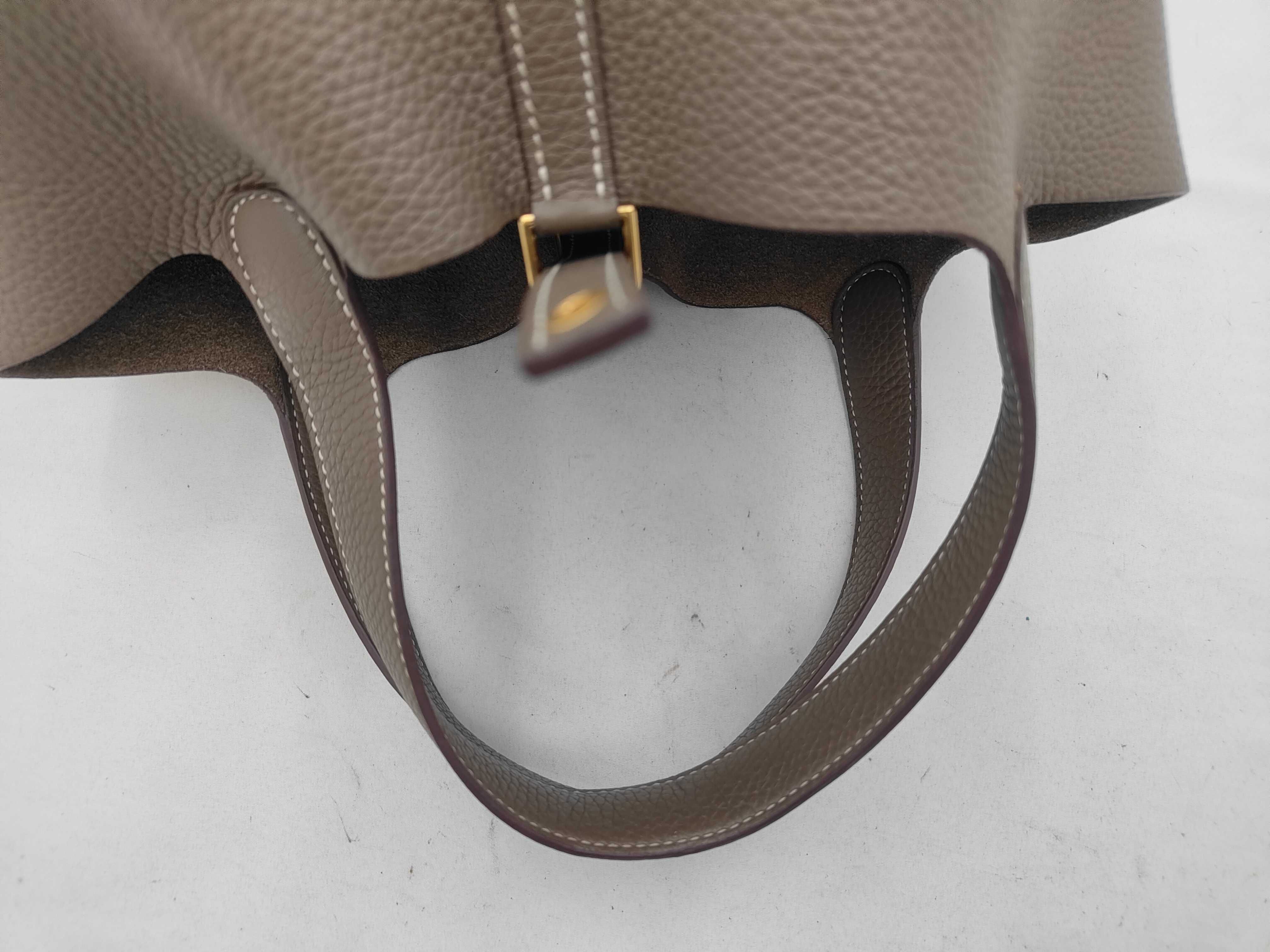 Picotin Lock 22 MM Taurillon Clemence Etoupe Gold Hardware C: 2018 Handbag — view 3