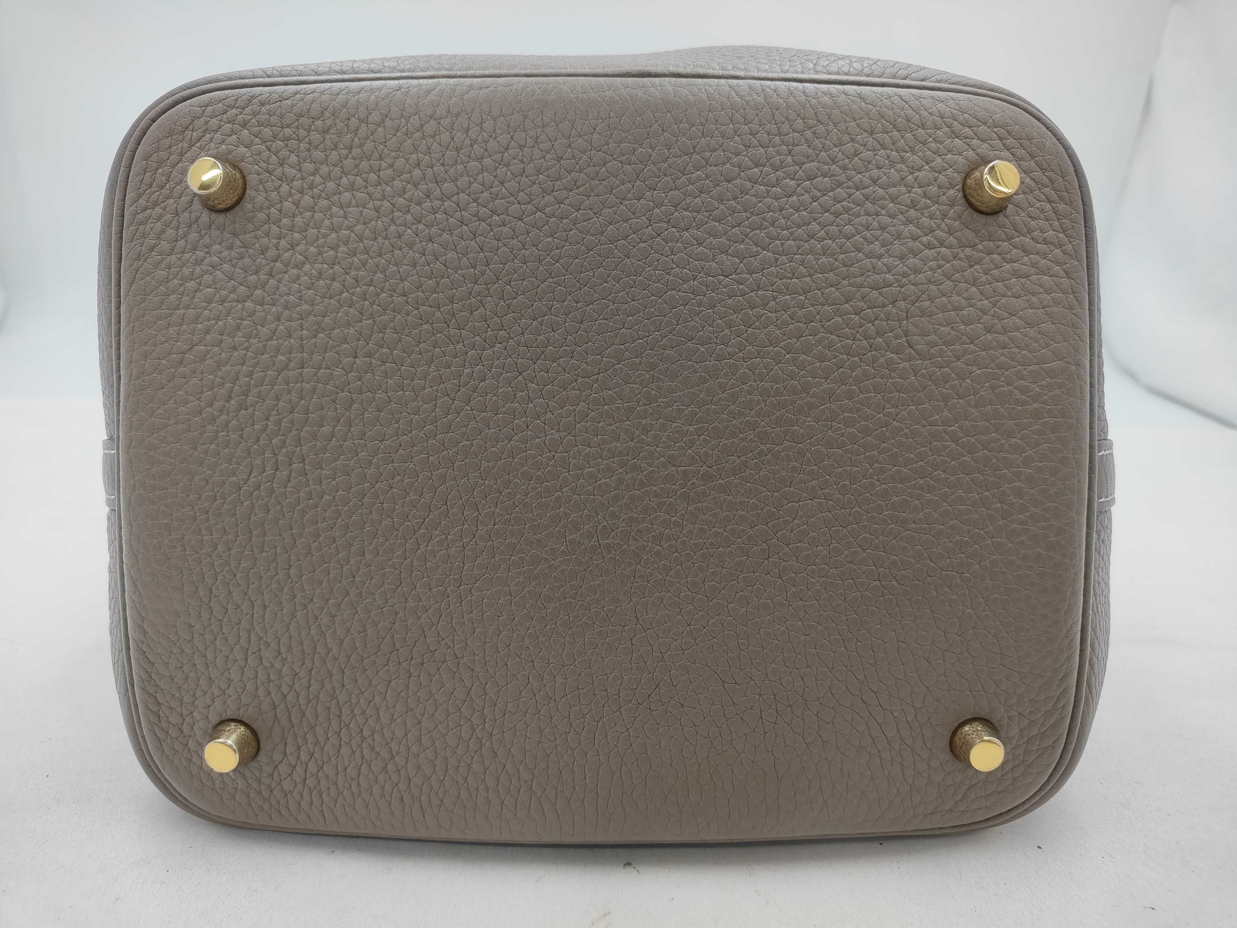 Picotin Lock 22 MM Taurillon Clemence Etoupe Gold Hardware C: 2018 Handbag — view 7
