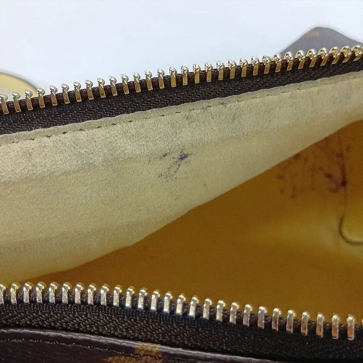 Monogram Bloom Pouch M11672 Brown, no strap, RFID detected. — view 10