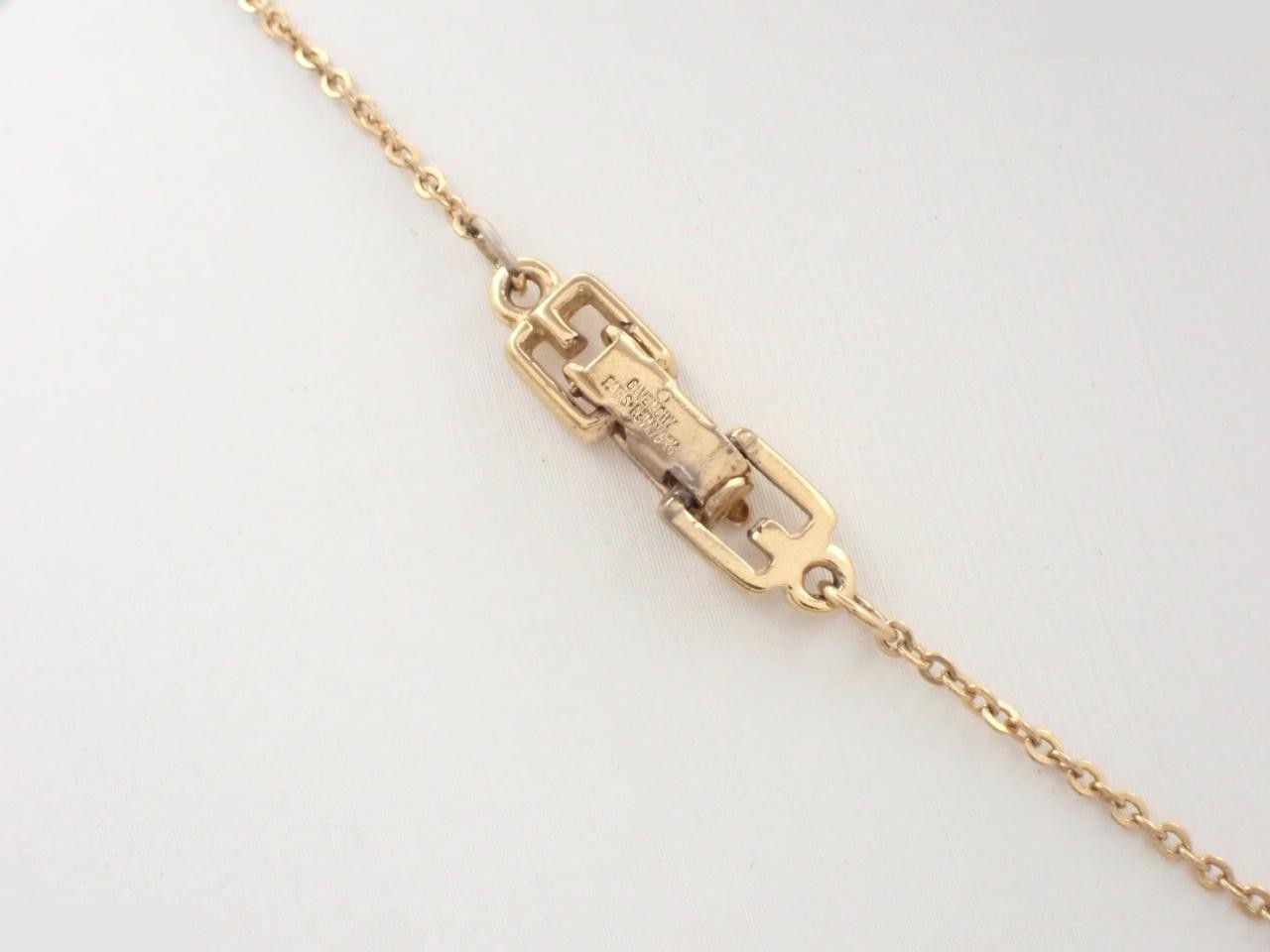 Other lines: Precious metals, necklaces, pendants, chains approximately 40cm long. — view 2