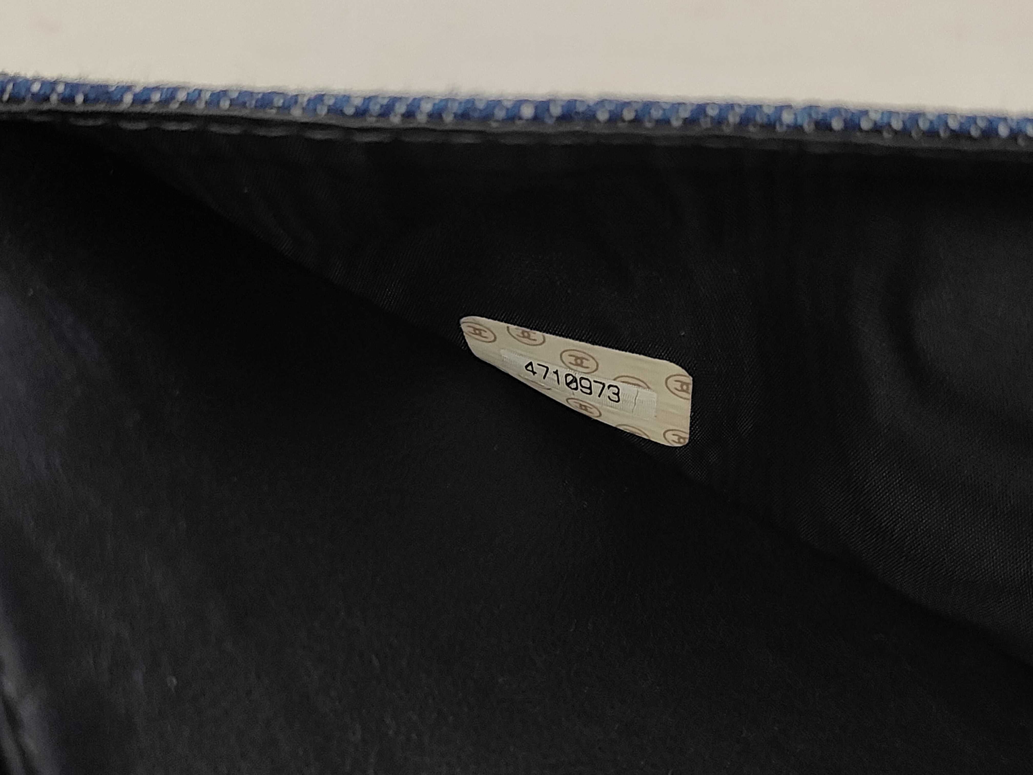 denim Coco Mark chain wallet, original sticker, box, scuffs, wrinkles, mold inside, stains, shoulder bag. — view 11