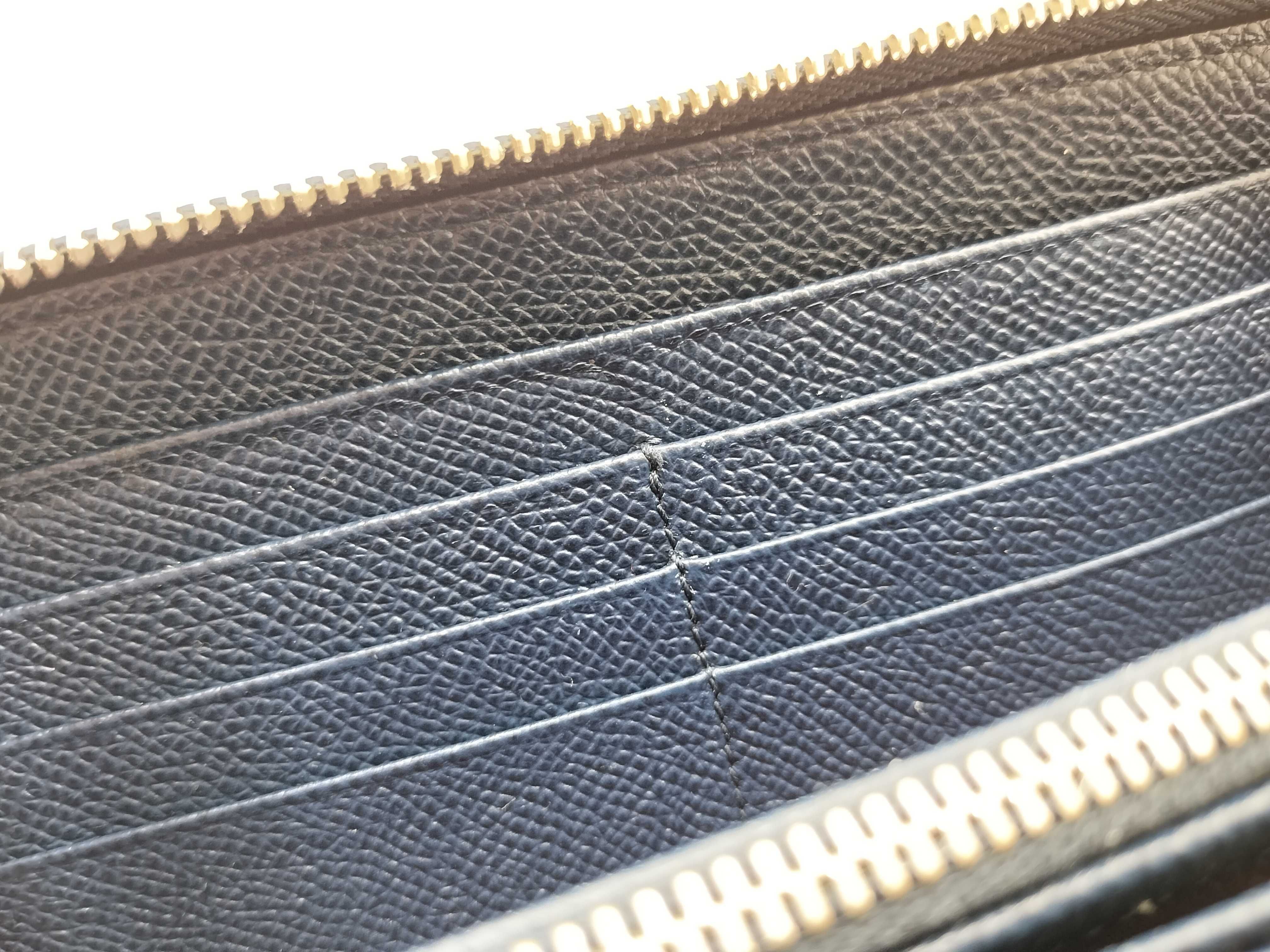 Bulgari Man Leather Round Long Wallet Serial Number Wallet — view 11