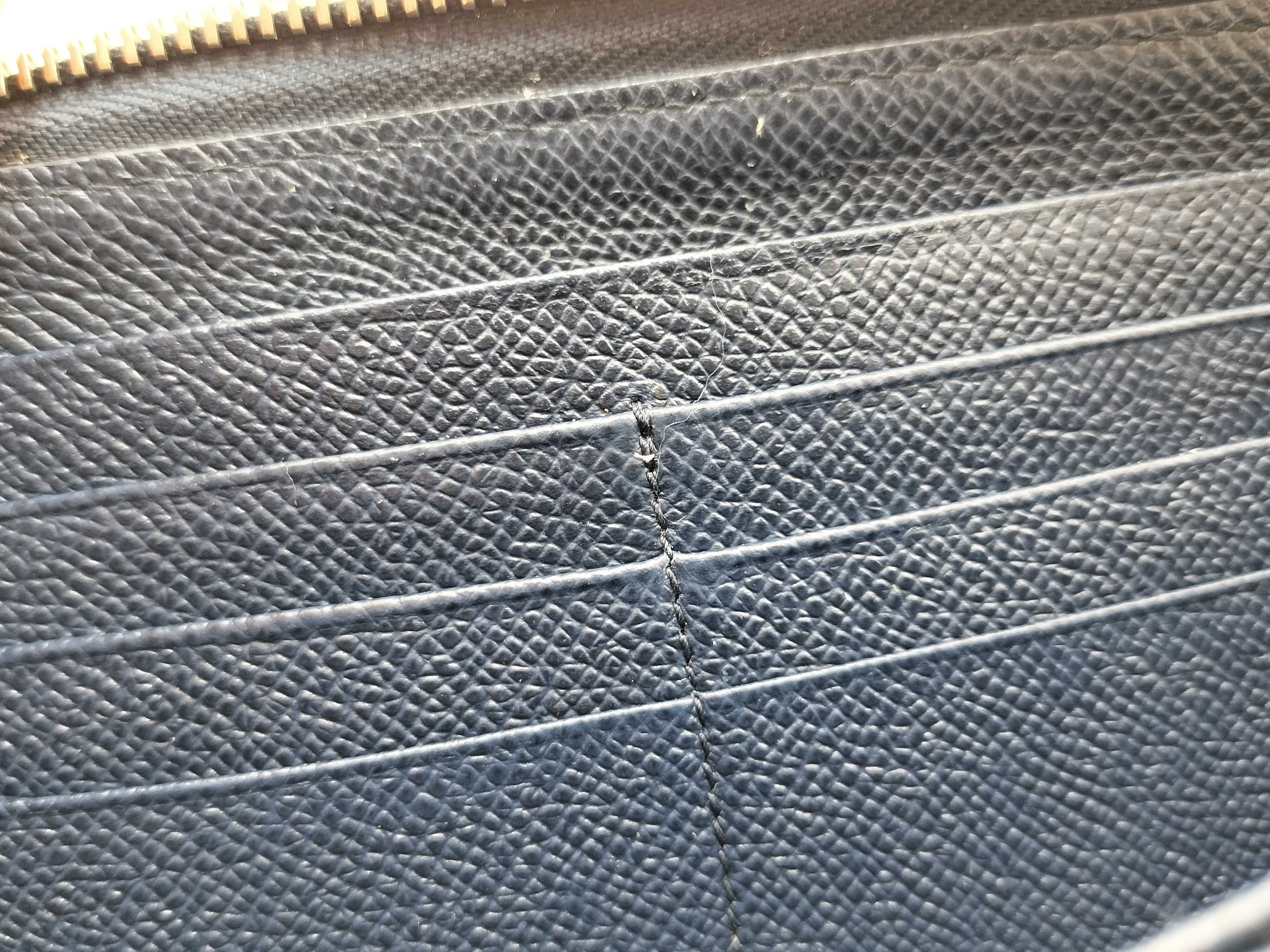 Bulgari Man Leather Round Long Wallet Serial Number Wallet — view 14