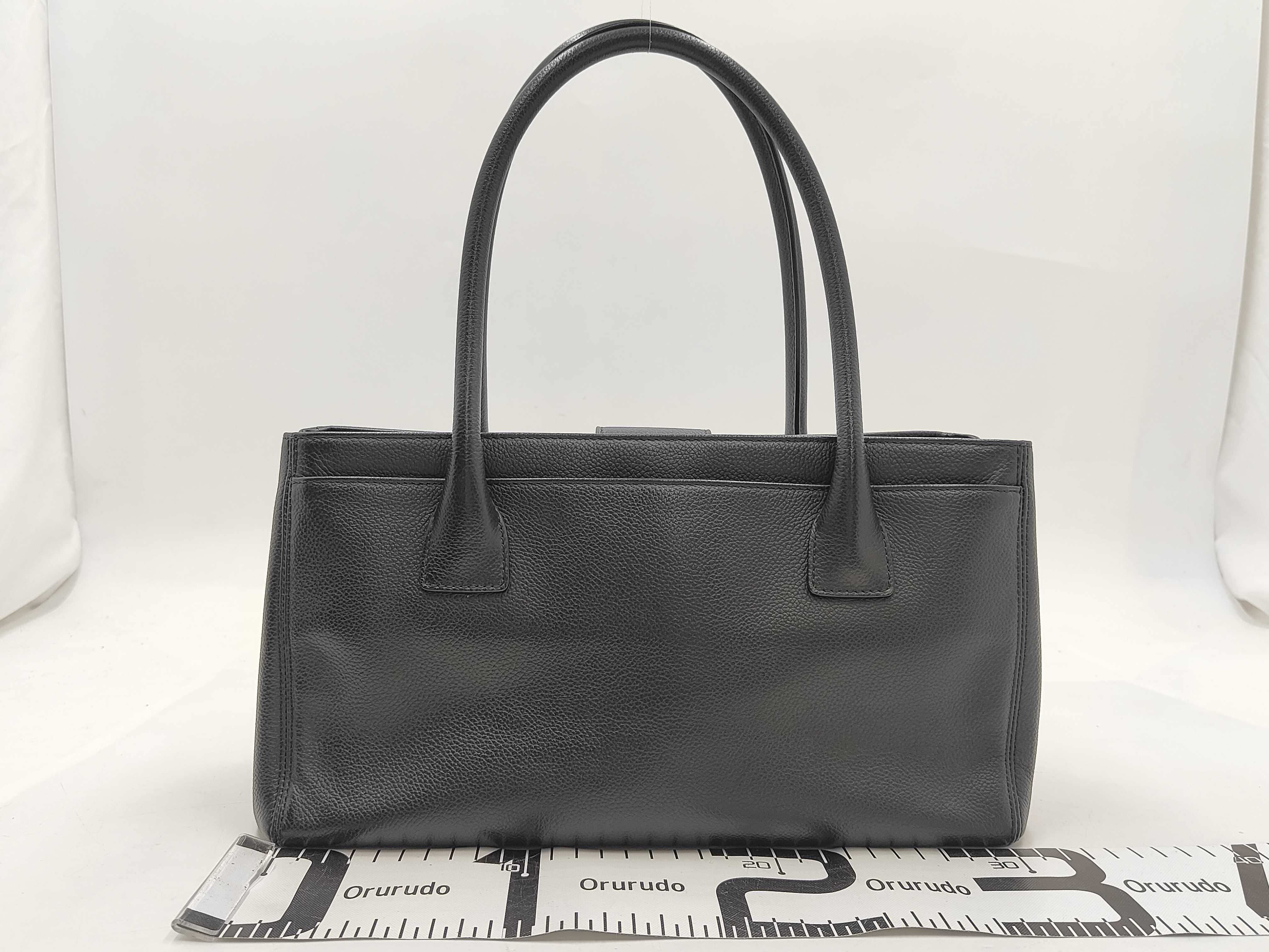 Executive Tote Bag, Black, with pouch and guarantee card, serial number in the 17th range. — view 2