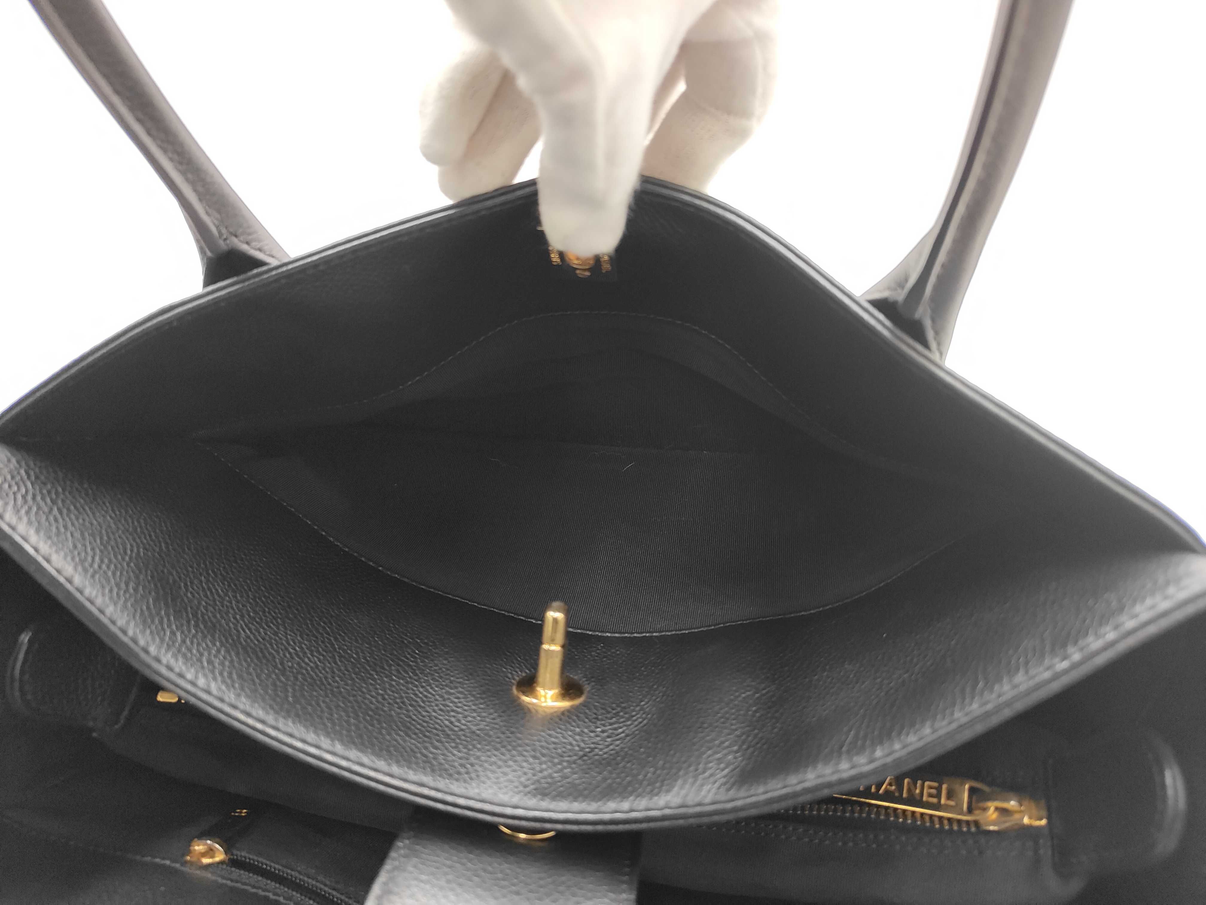 Executive Tote Bag, Black, with pouch and guarantee card, serial number in the 17th range. — view 12