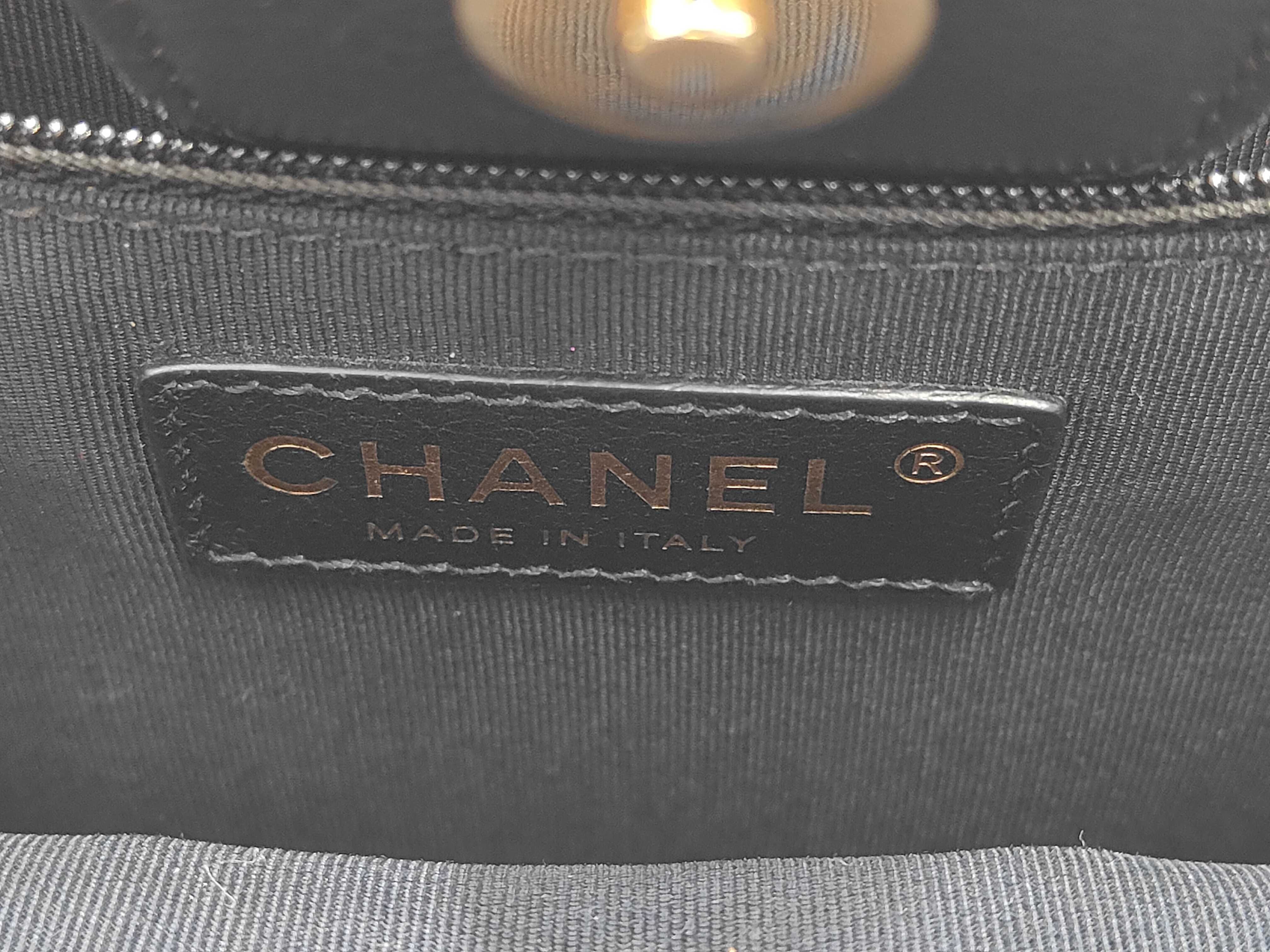 Executive Tote Bag, Black, with pouch and guarantee card, serial number in the 17th range. — view 15