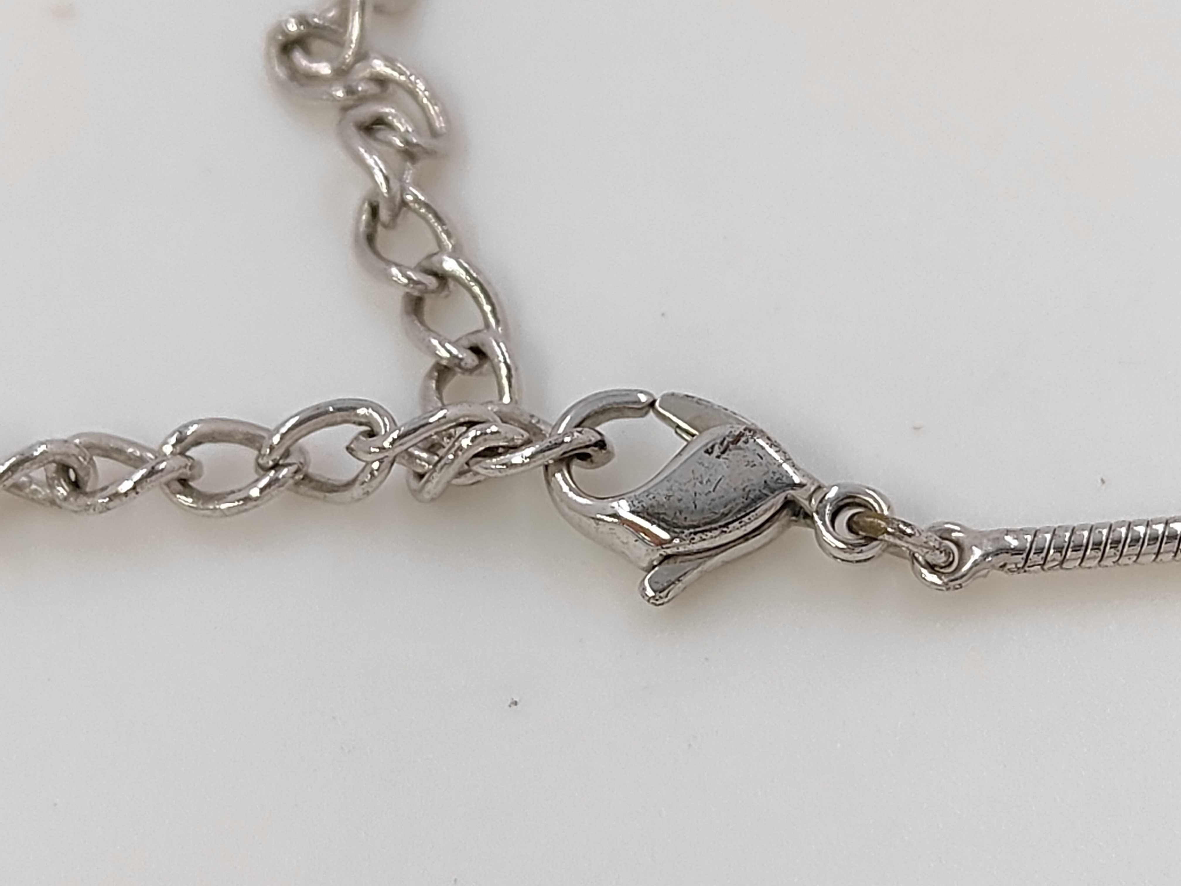 Christian / Necklace — view 5