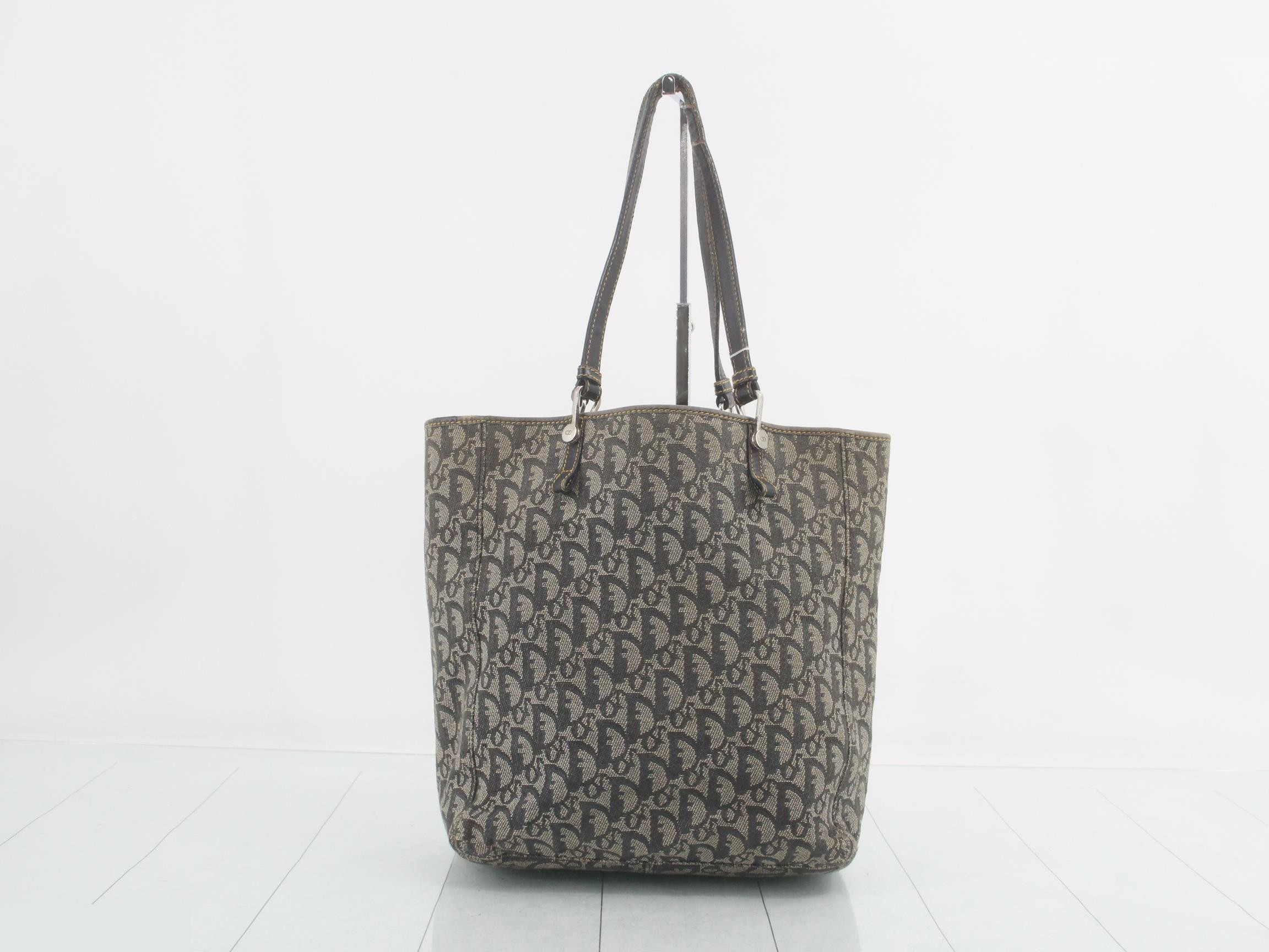 handbag — view 2