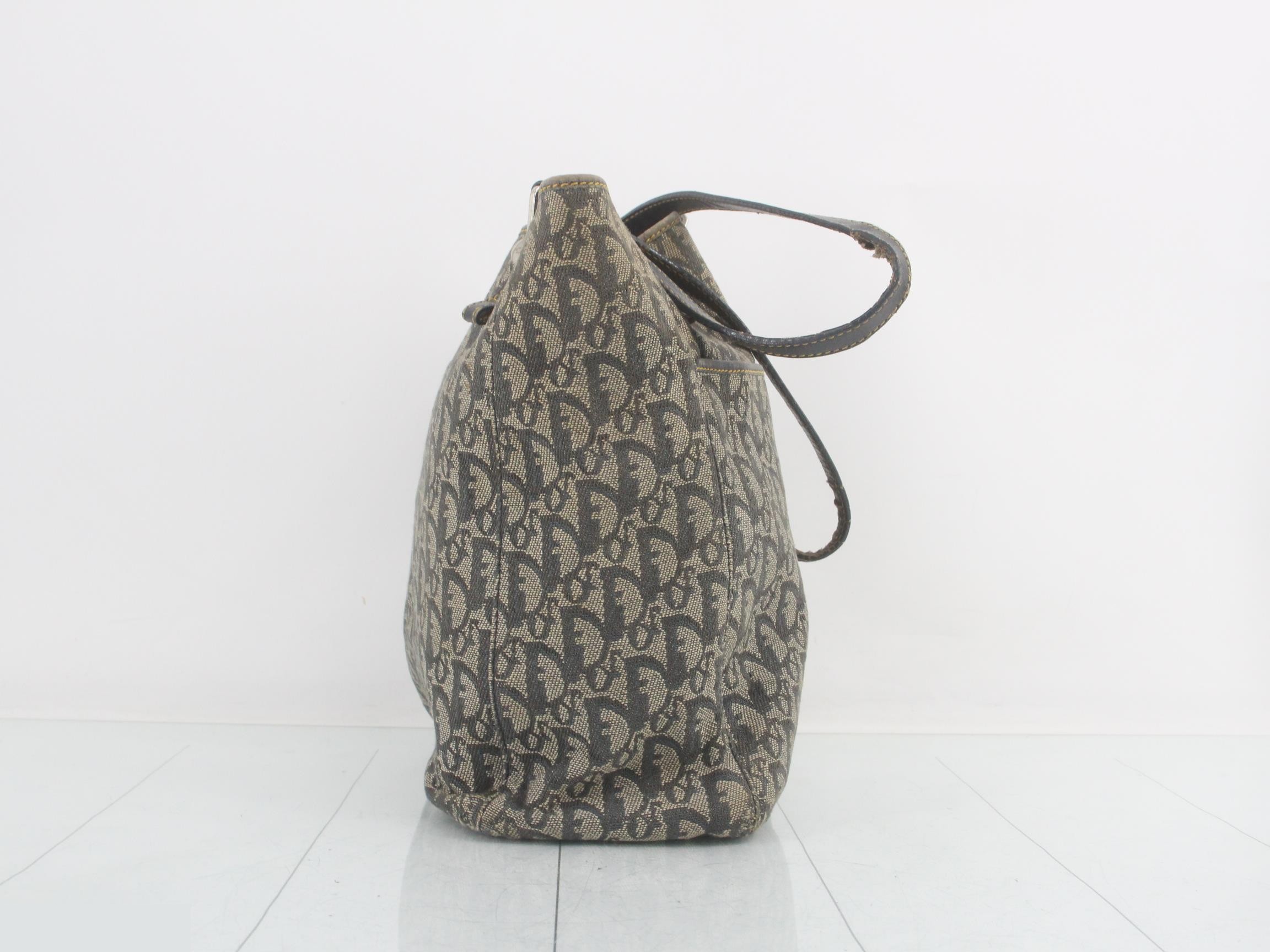 handbag — view 4