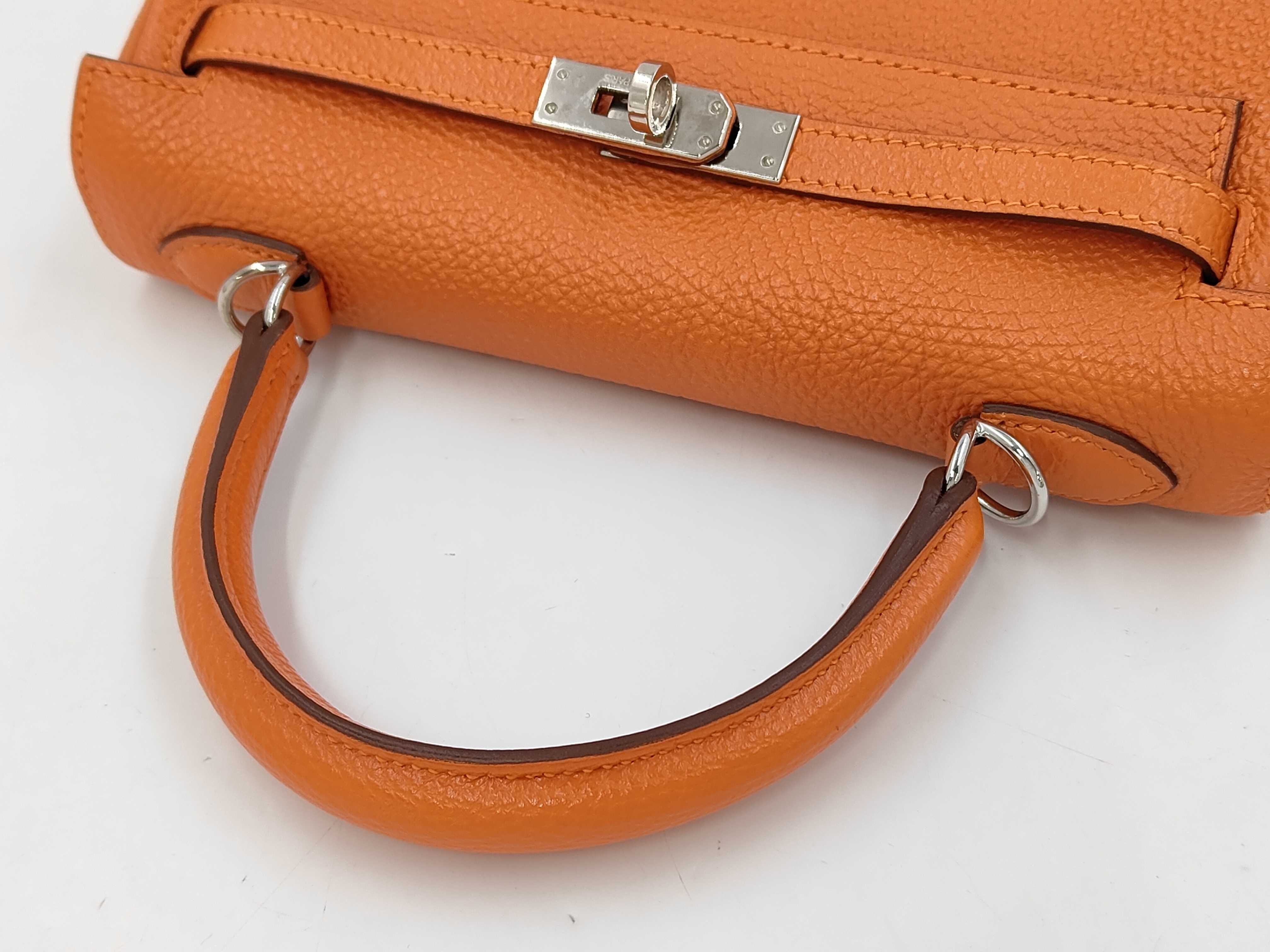 Kelly 25 bag, orange Togo leather, N stamp, handbag — view 3