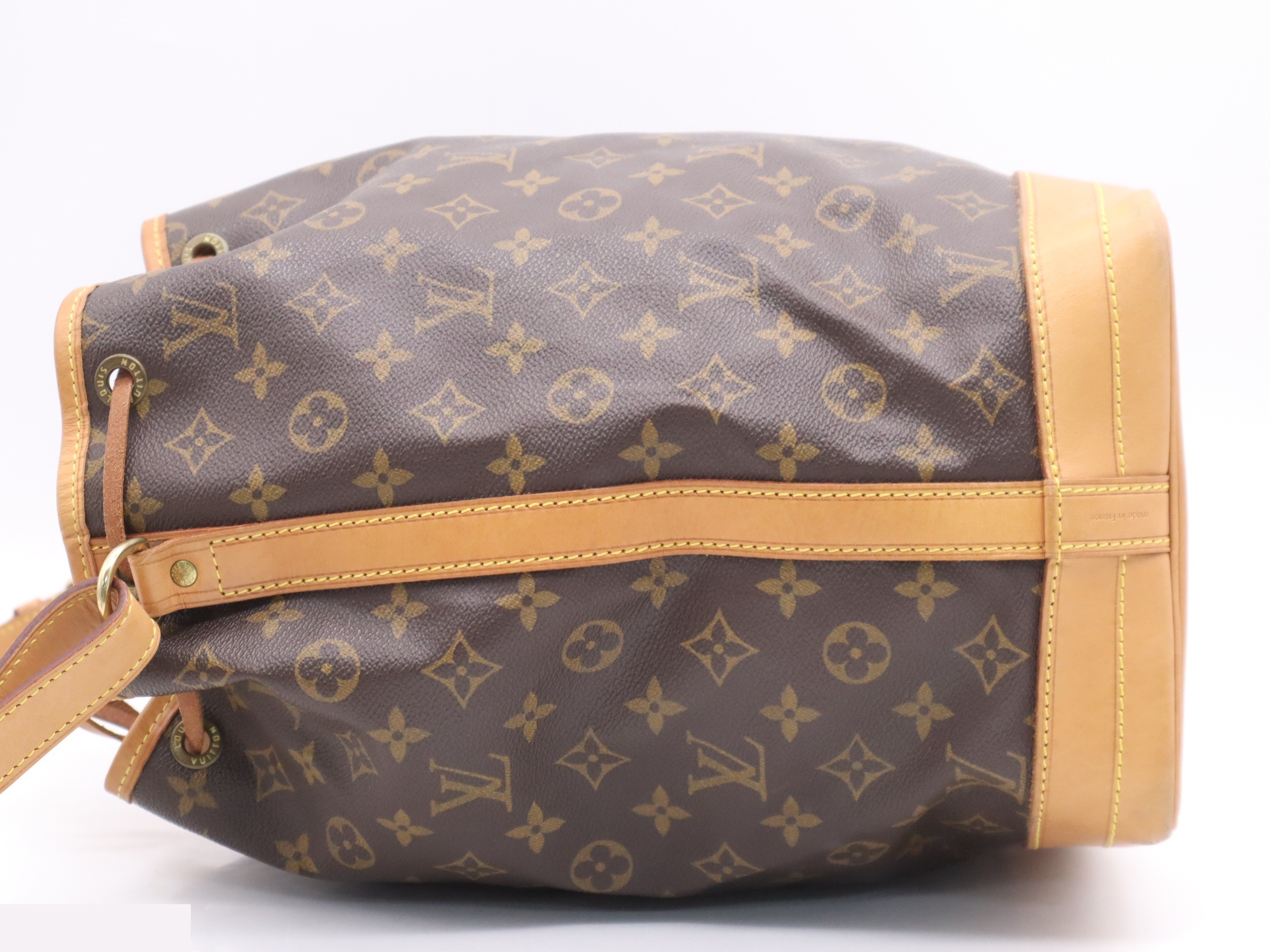 Noe with storage bag — view 3