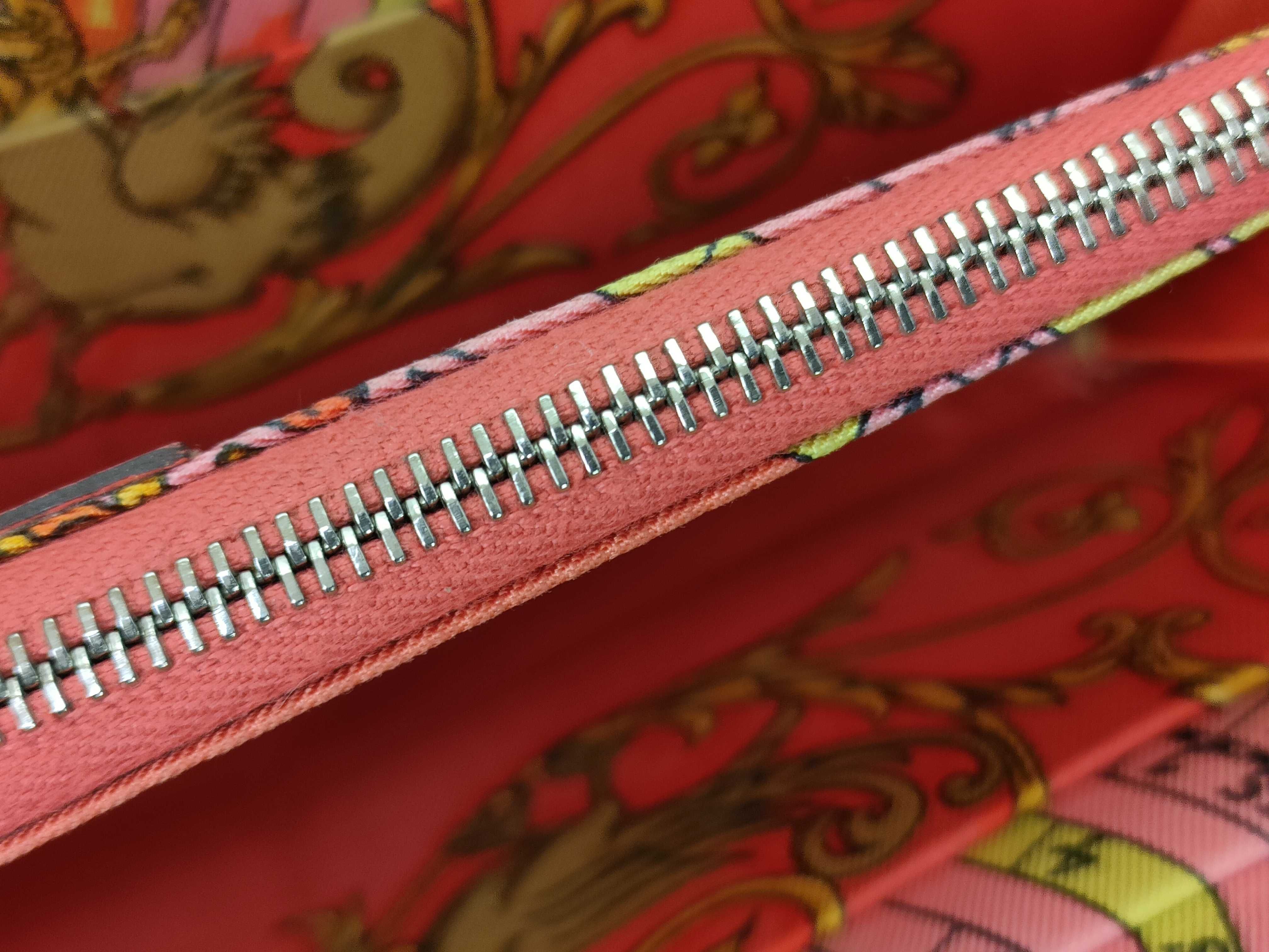 Azap Long Silk In Wallet, Veau Epsom Leather, Round Zip Wallet, Red, Silver Hardware, A: 2017 Model — view 8