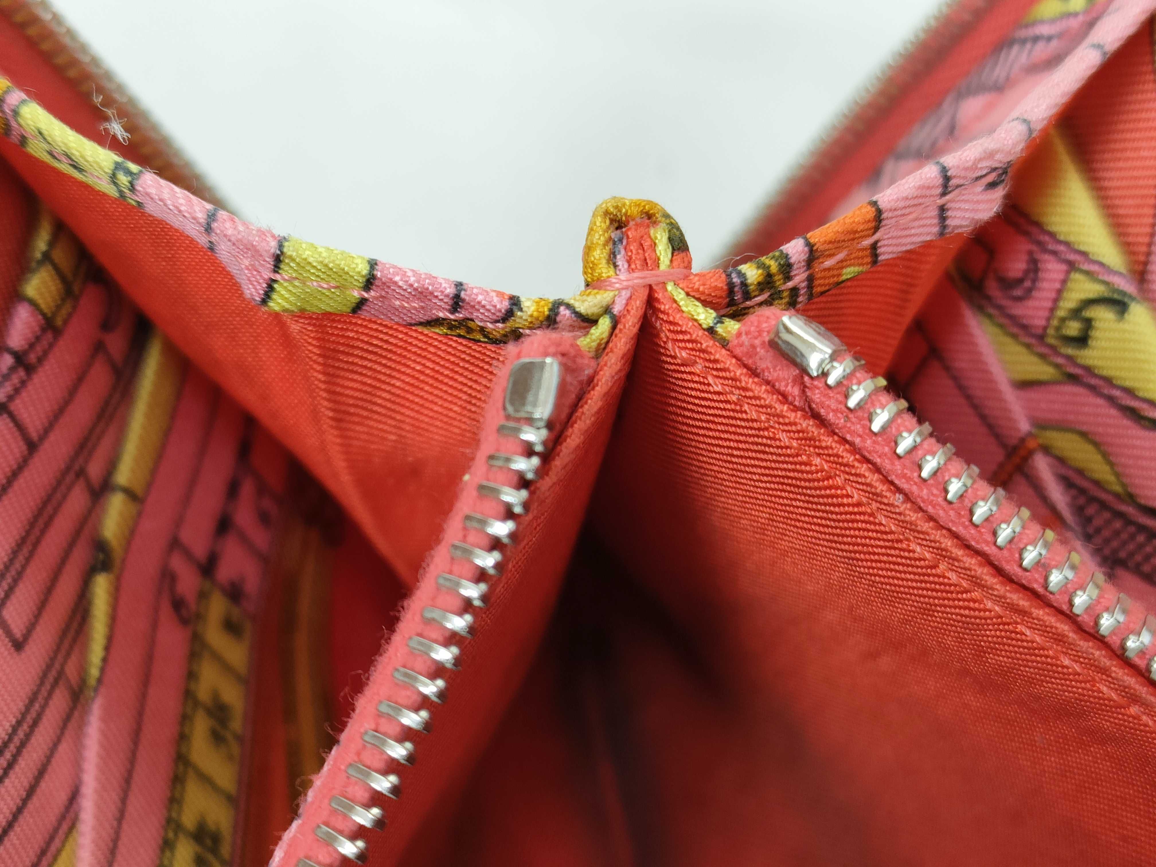Azap Long Silk In Wallet, Veau Epsom Leather, Round Zip Wallet, Red, Silver Hardware, A: 2017 Model — view 9