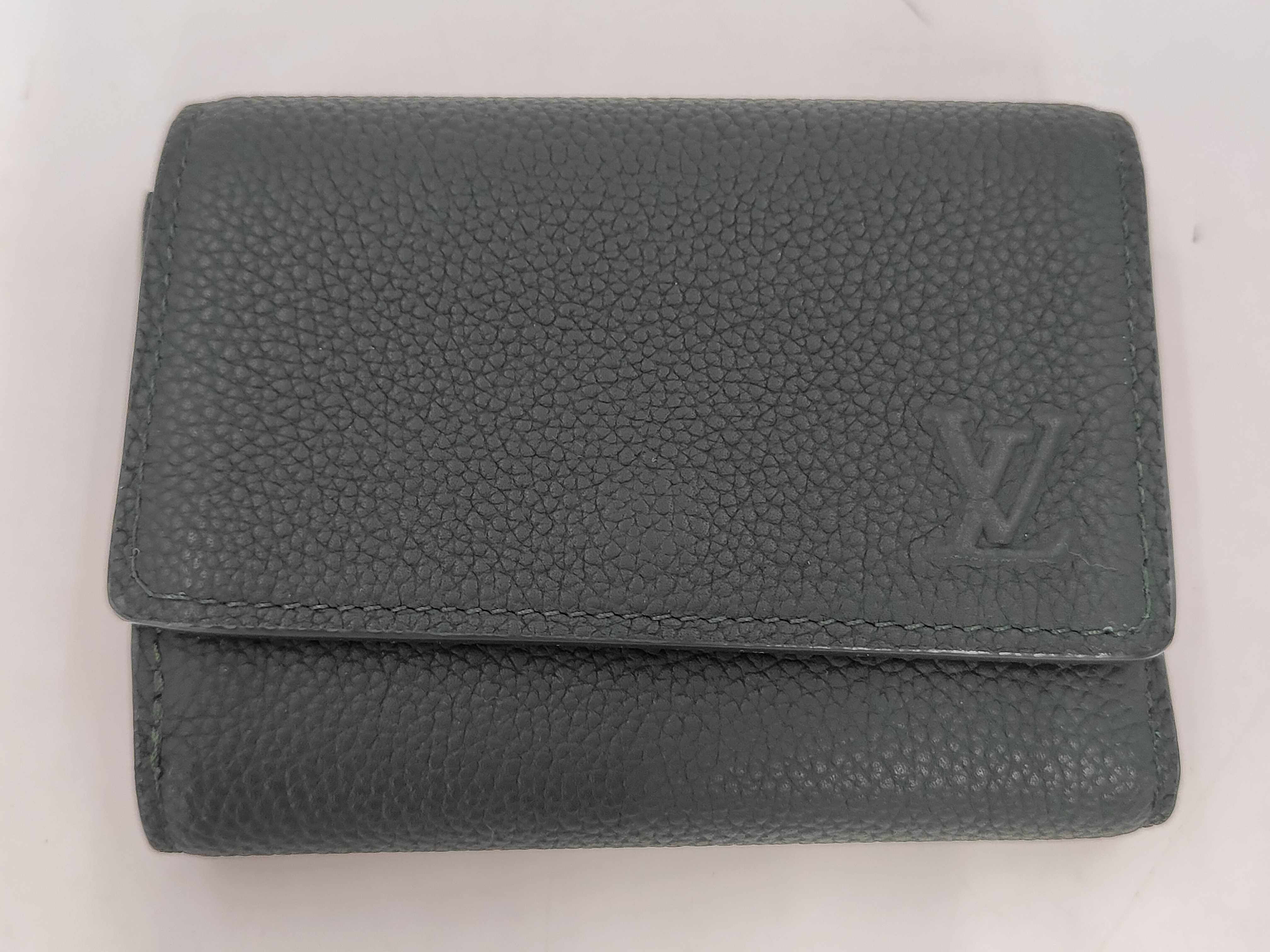 Aerogram Victor Wallet