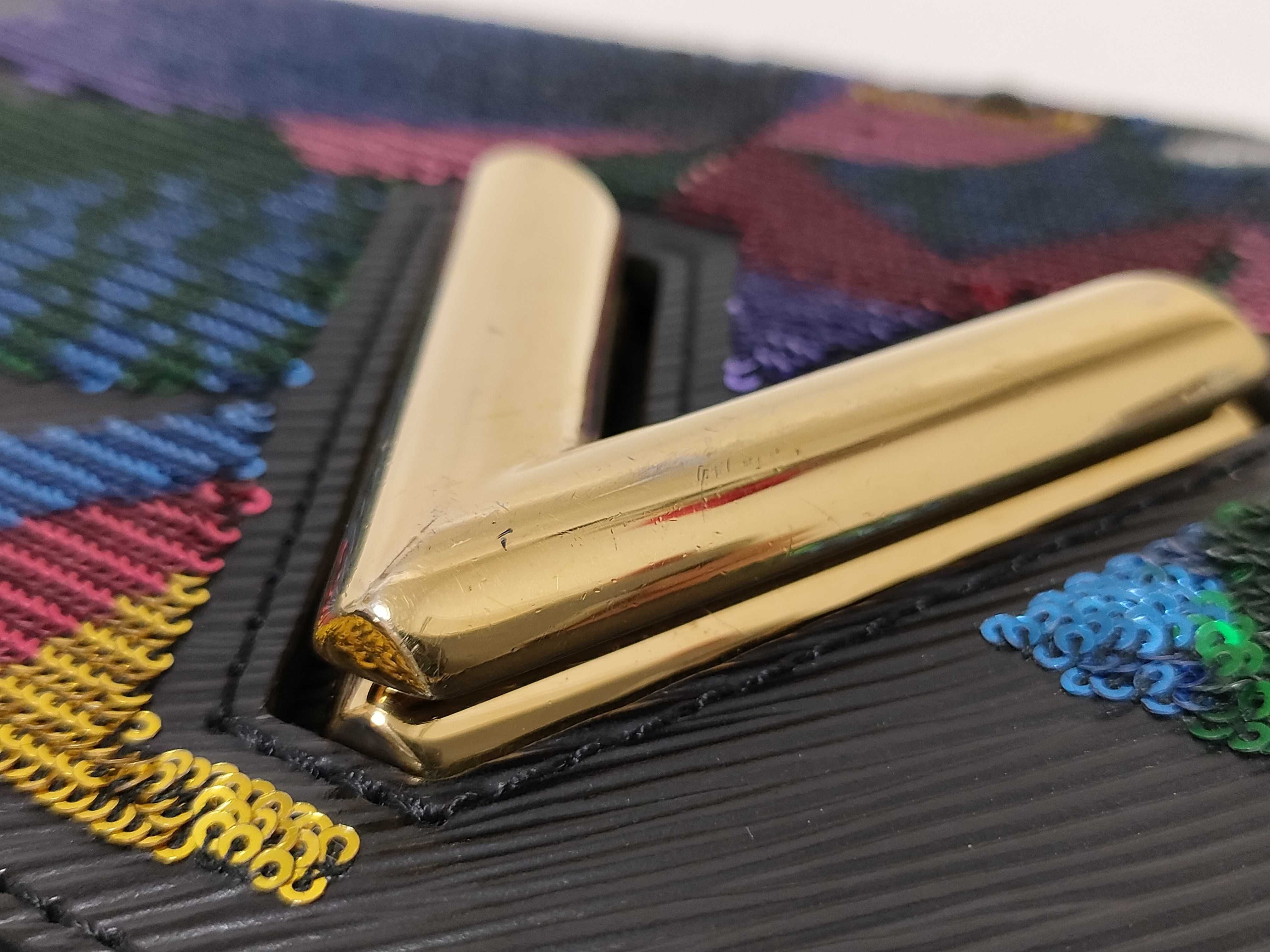 Twist Shoulder Bag — view 15