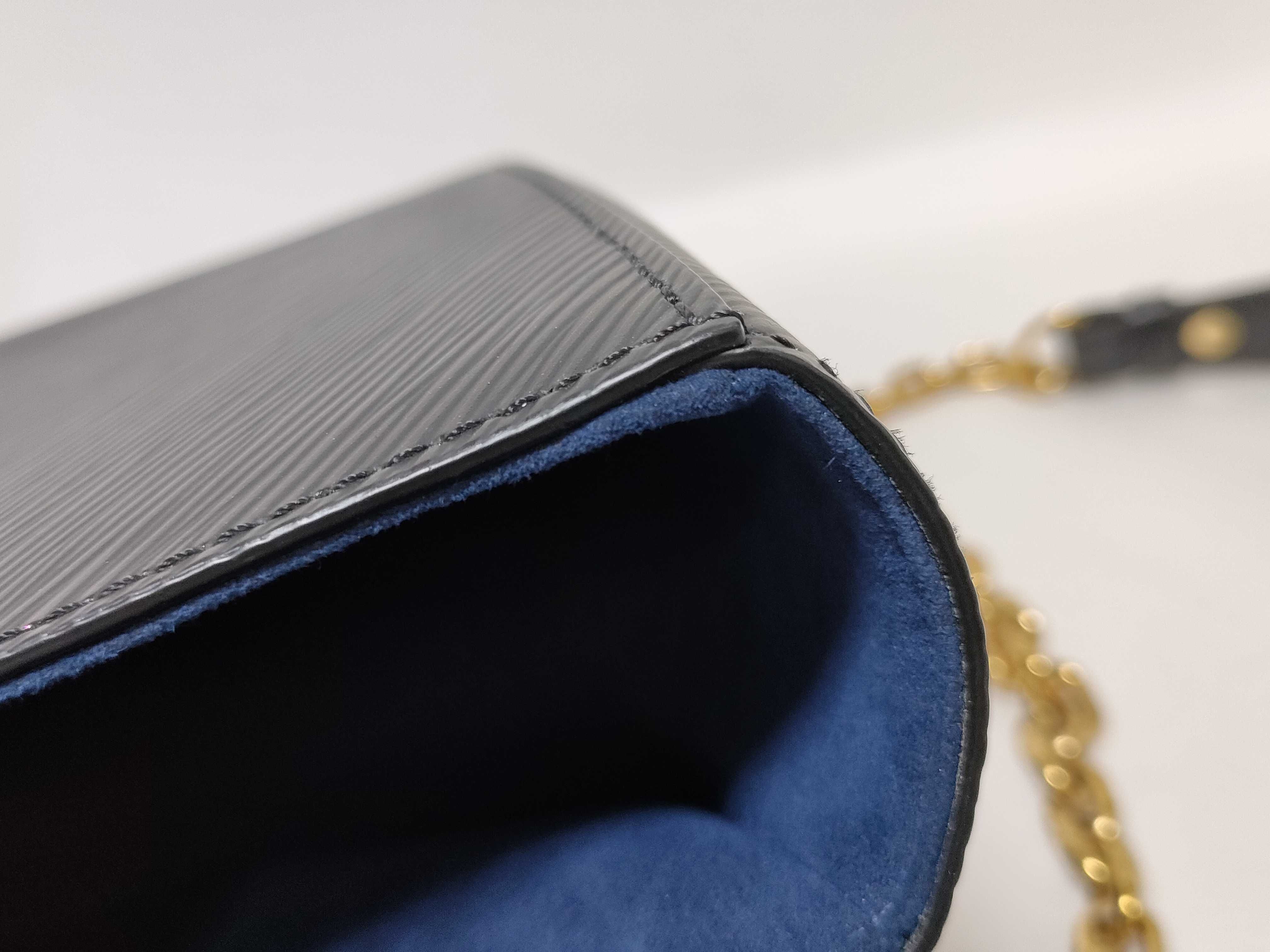 Twist Shoulder Bag — view 9