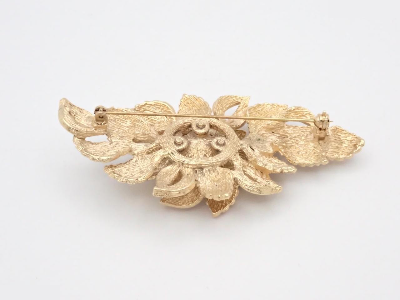 precious metals and brooches — view 2