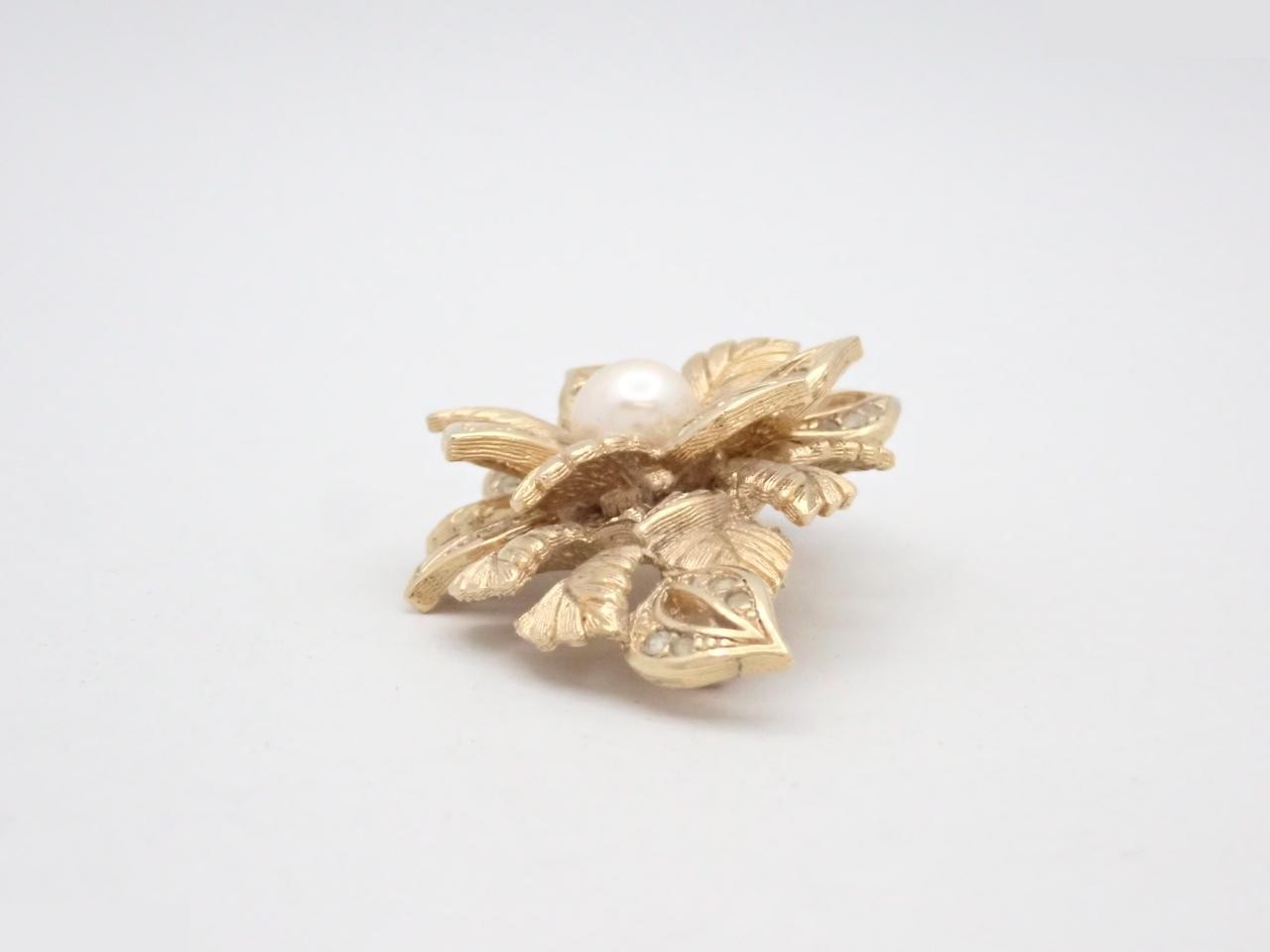precious metals and brooches — view 3