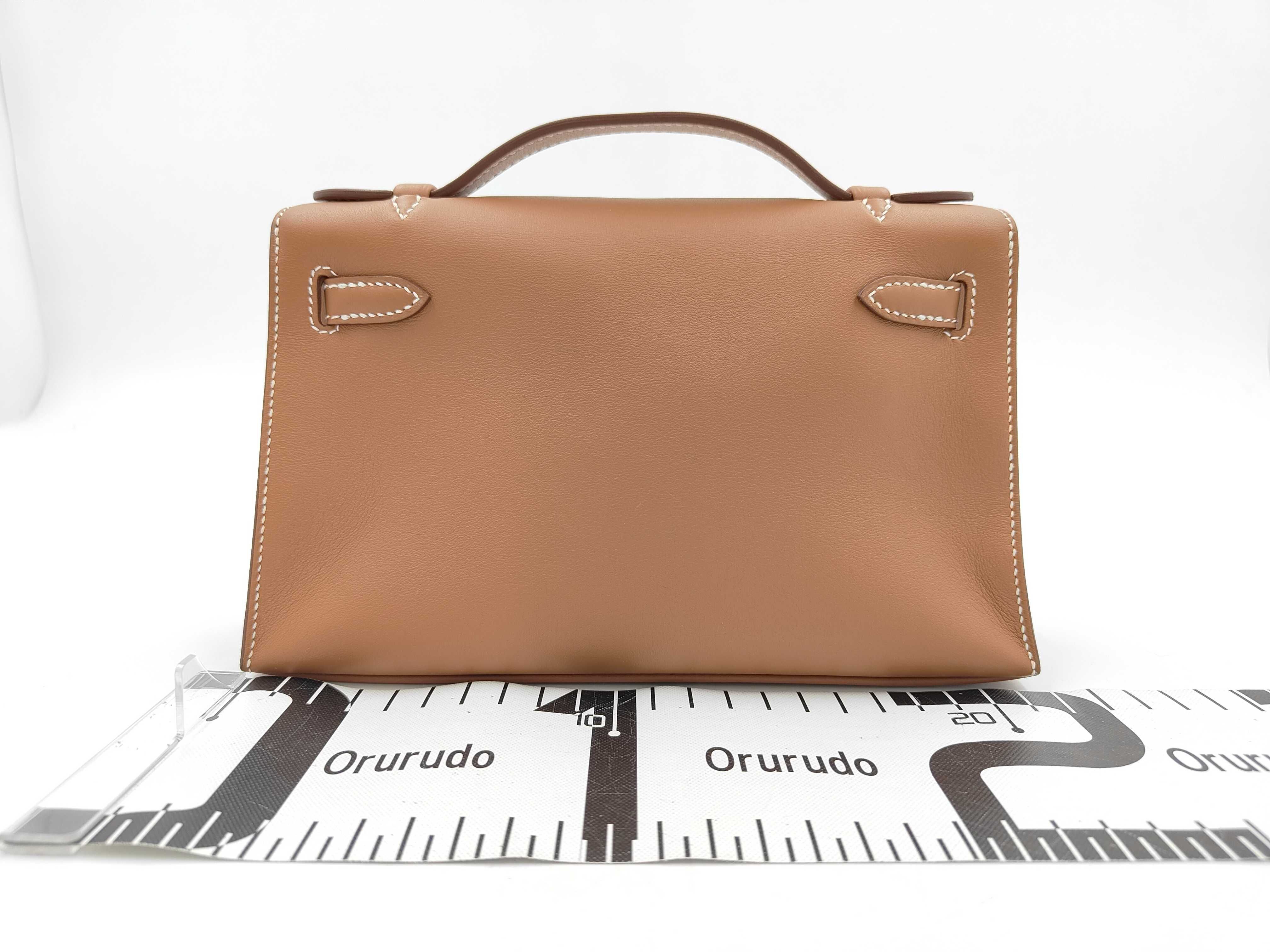 Pochette Kelly Swift Leather, D stamp, 2019, Gold, with dust bag. — view 2