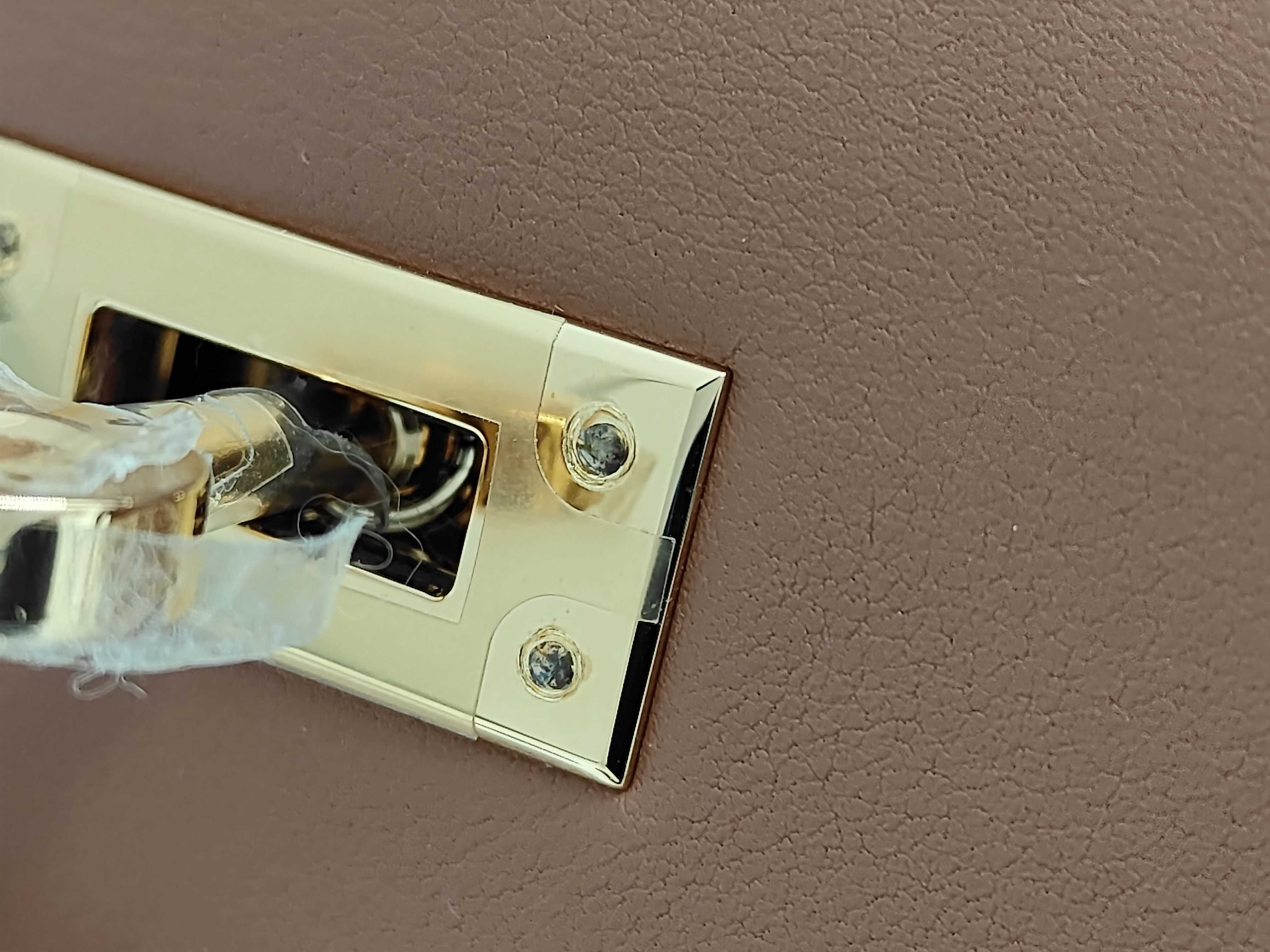 Pochette Kelly Swift Leather, D stamp, 2019, Gold, with dust bag. — view 14