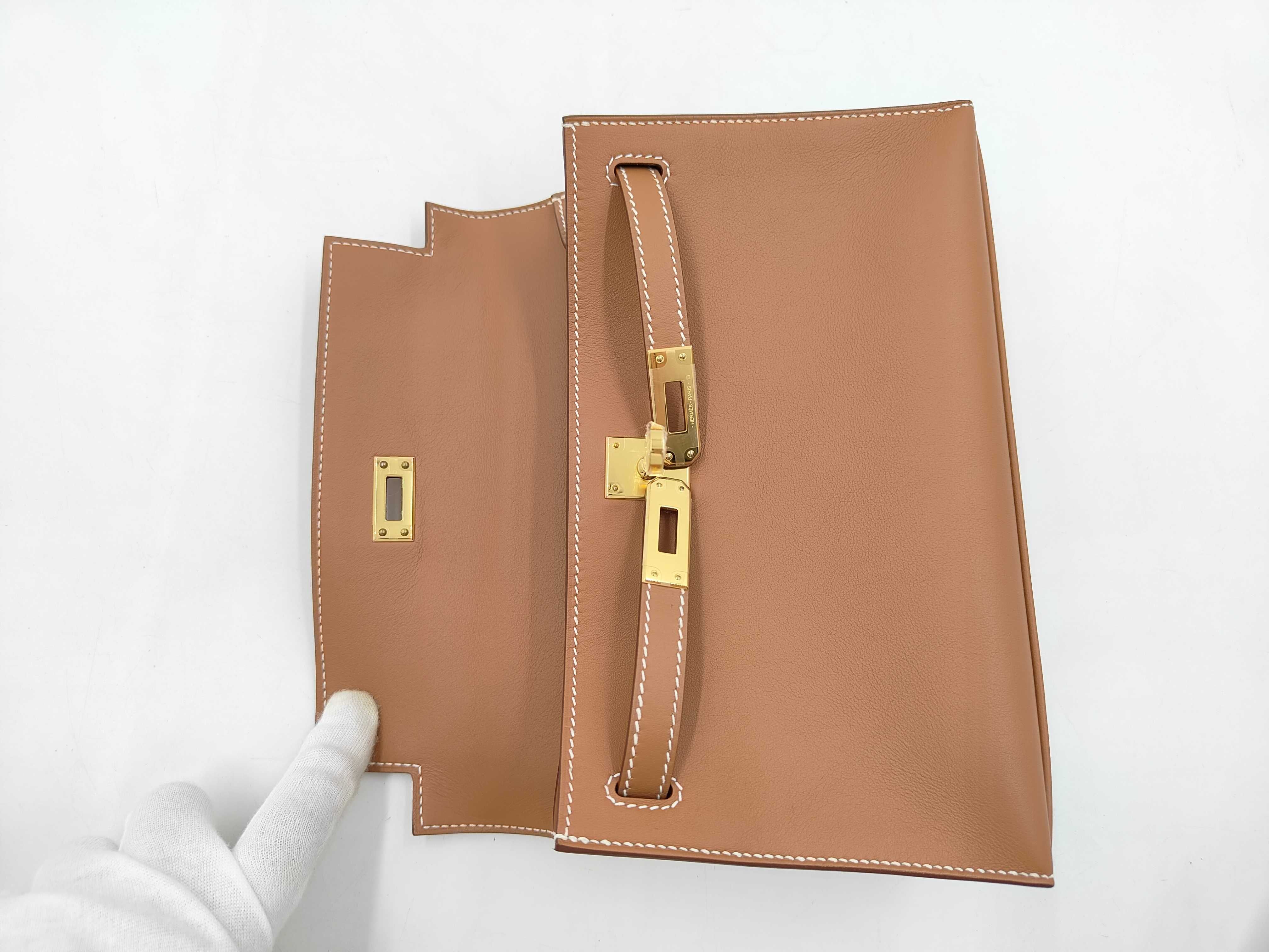 Pochette Kelly Swift Leather, D stamp, 2019, Gold, with dust bag. — view 8