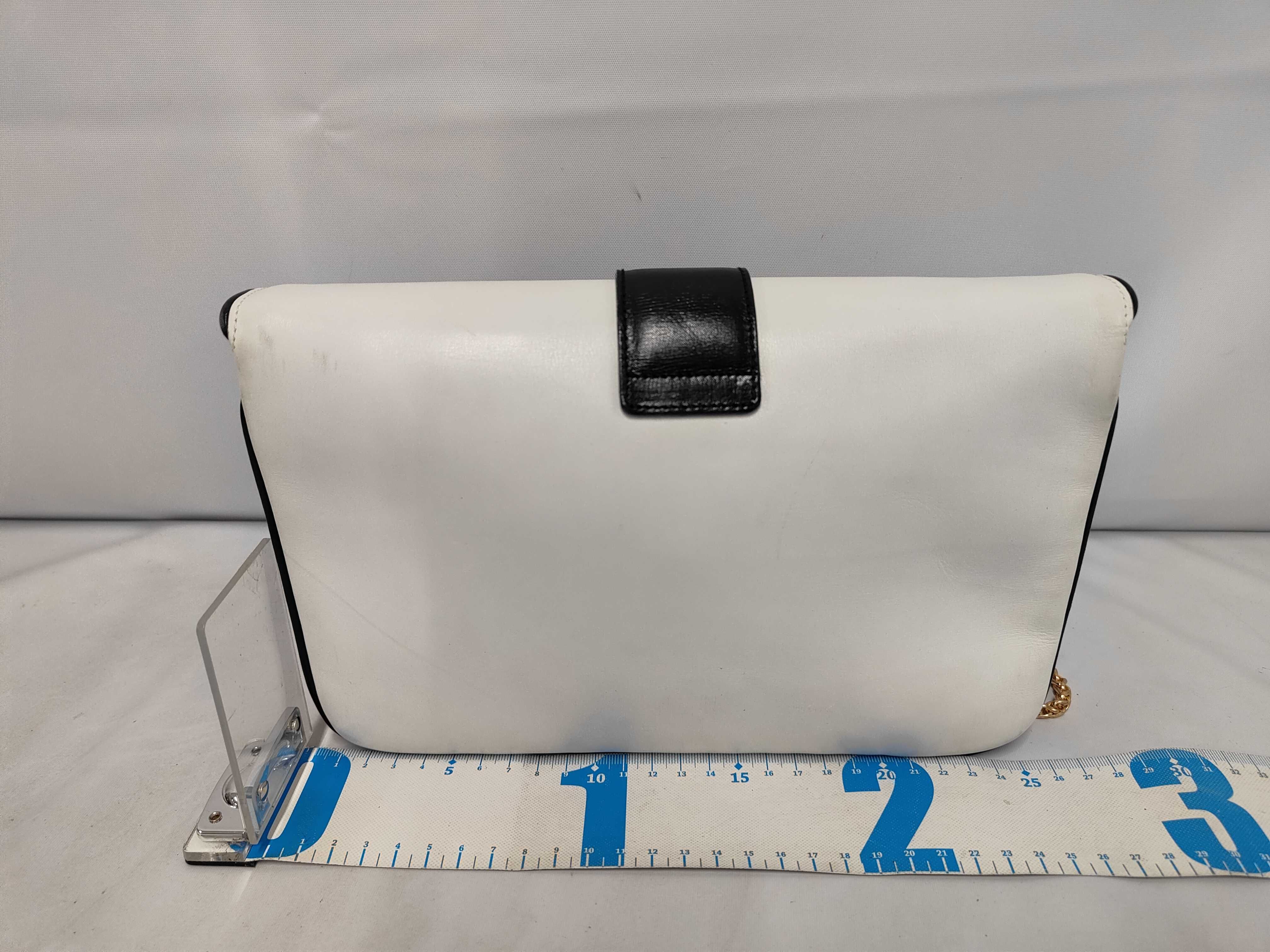 chain shoulder bag, white shoulder bag — view 2