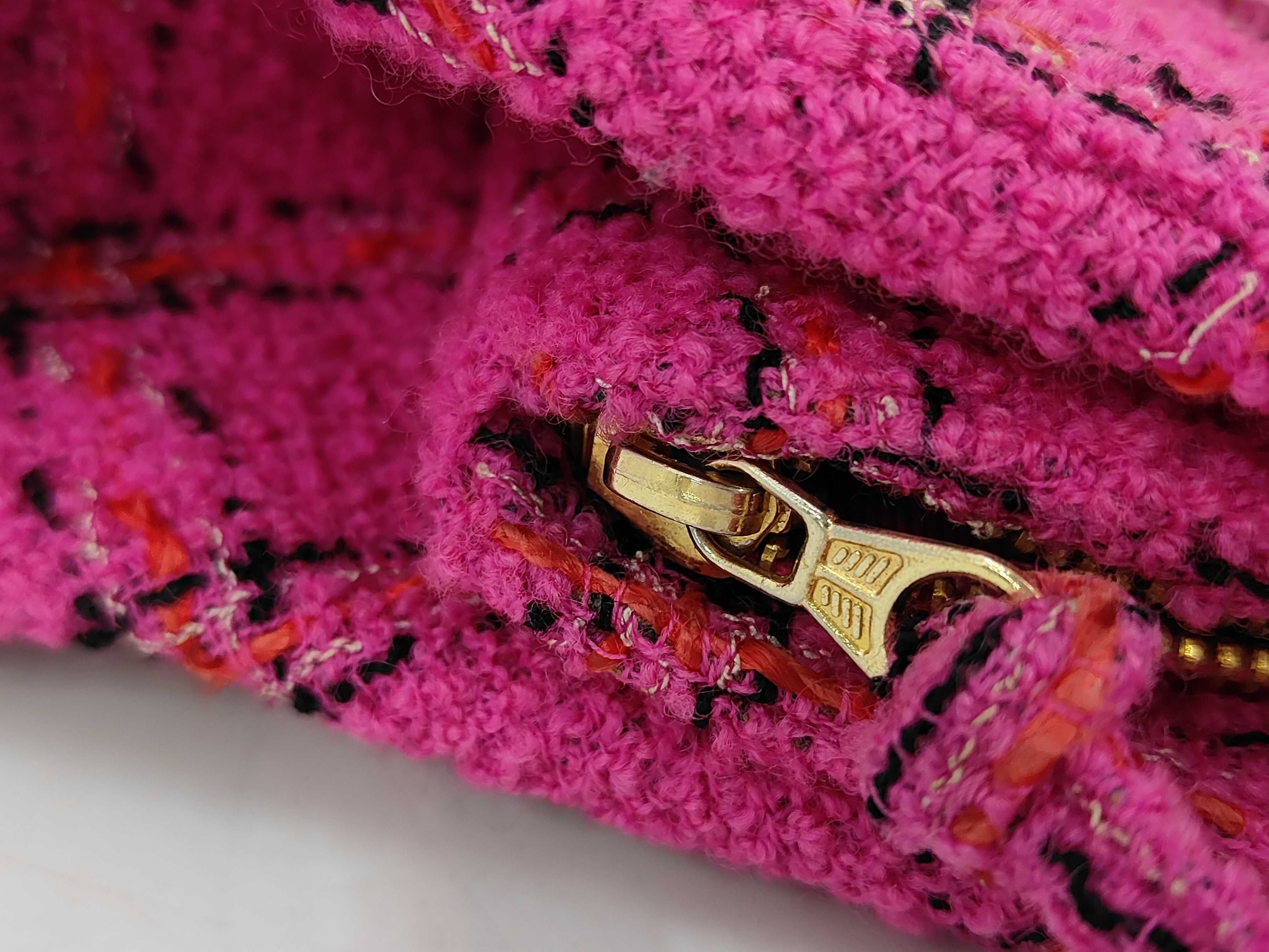 Tweed Vintage Chain Shoulder Bag — view 11