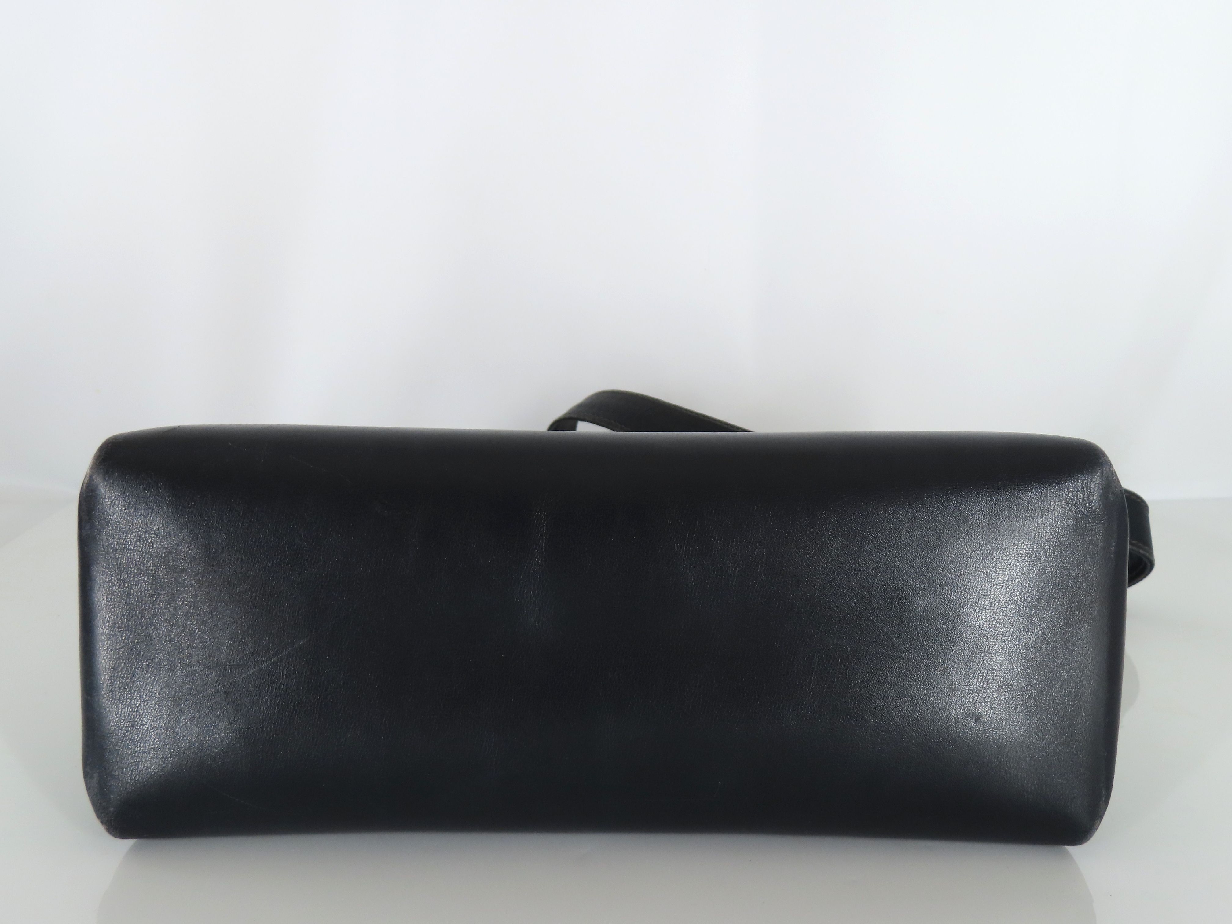 Vintage Turnlock Leather Shoulder Bag — view 7